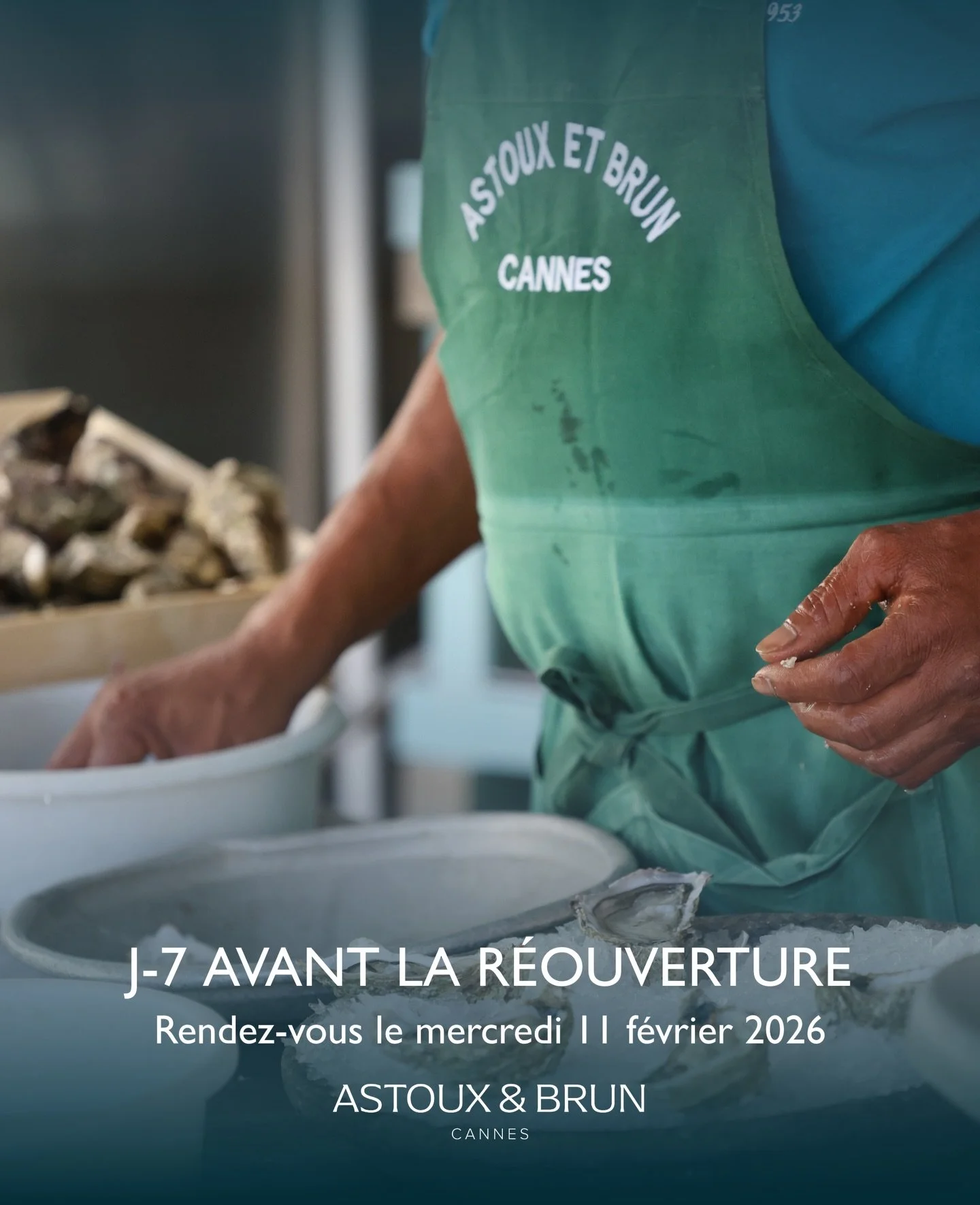 J-7 avant la r&eacute;ouverture ! 💙🦪 Les plateaux fr&eacute;tillent d&rsquo;impatience, les couteaux sont aff&ucirc;t&eacute;s&hellip; Encore une petite semaine avant de vous retrouver chez Astoux &amp; Brun.

📅 Rendez-vous le mercredi 11 f&eacute
