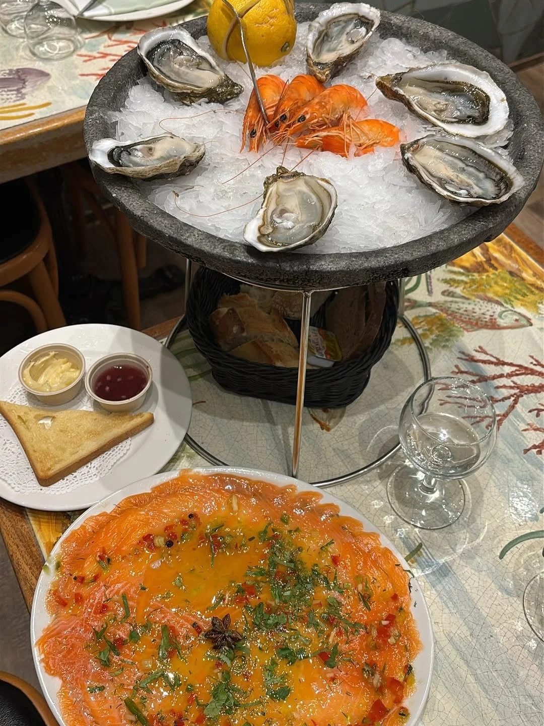 La mer, les assiettes, les bons moments. Merci @foodieefede pour le partage 💙
-
The sea, the plates, the good times. Thank you @&zwnj;foodieefede for the share 💙

#cannes #seafood #restaurant #fruitsdemer #cannesrestaurant