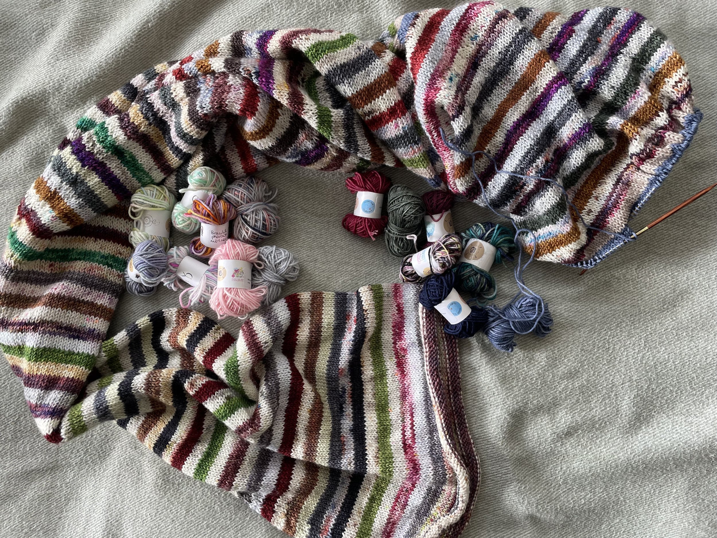 Kit "Écharpe Stripes Please" by Amy Gunderson, la grande écharpe rayée