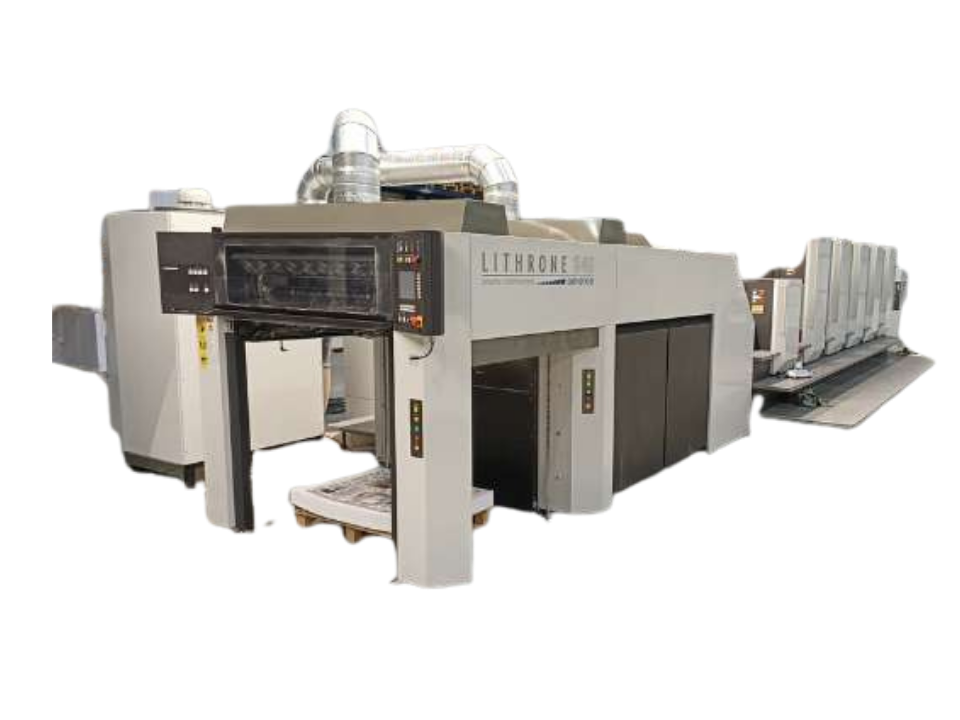Komori Lithrone offsetdrukpers in drukkerij tijdens installatie en verhuizing door NG Apeldoorn drukpers specialist.