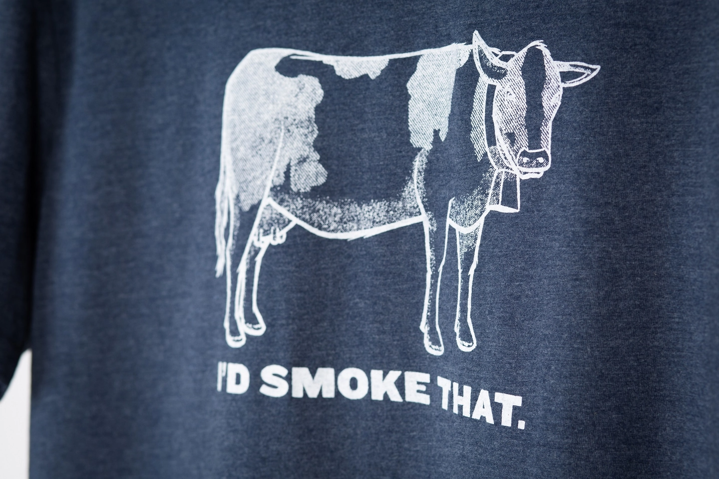 traeger_cow_ss_tee_heather-navy_3.1440.png
