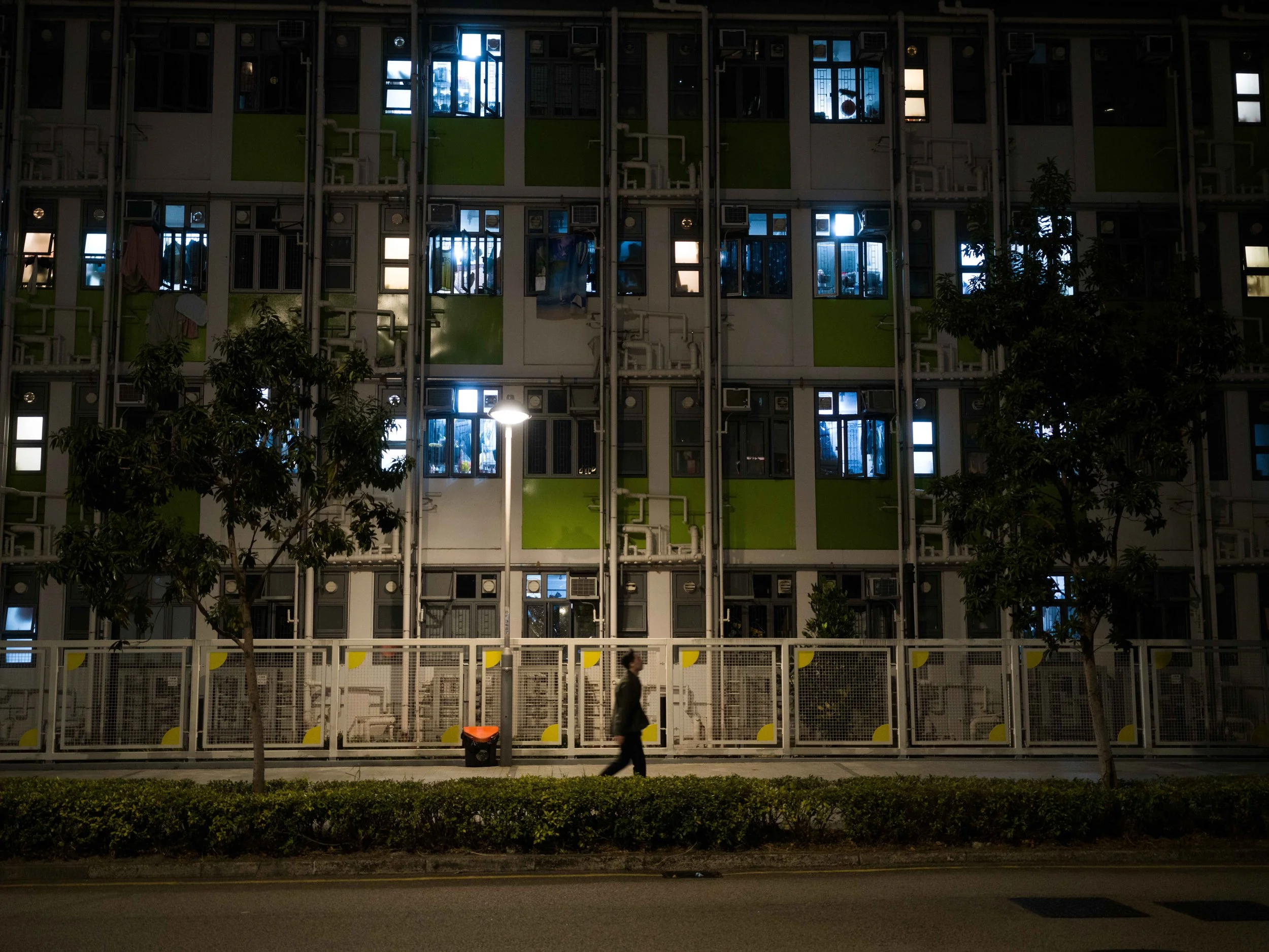 Dorz Cheung would prefer to move from Kai Tak, but his grandma has settled into their new neighborhood and is reluctant to leave. 