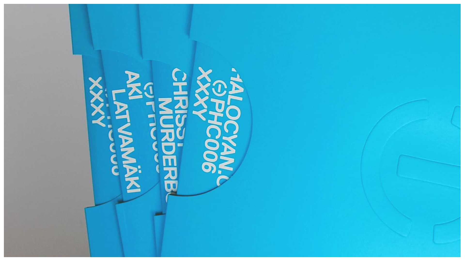 Halo Cyan – Label Identity
(house bags)