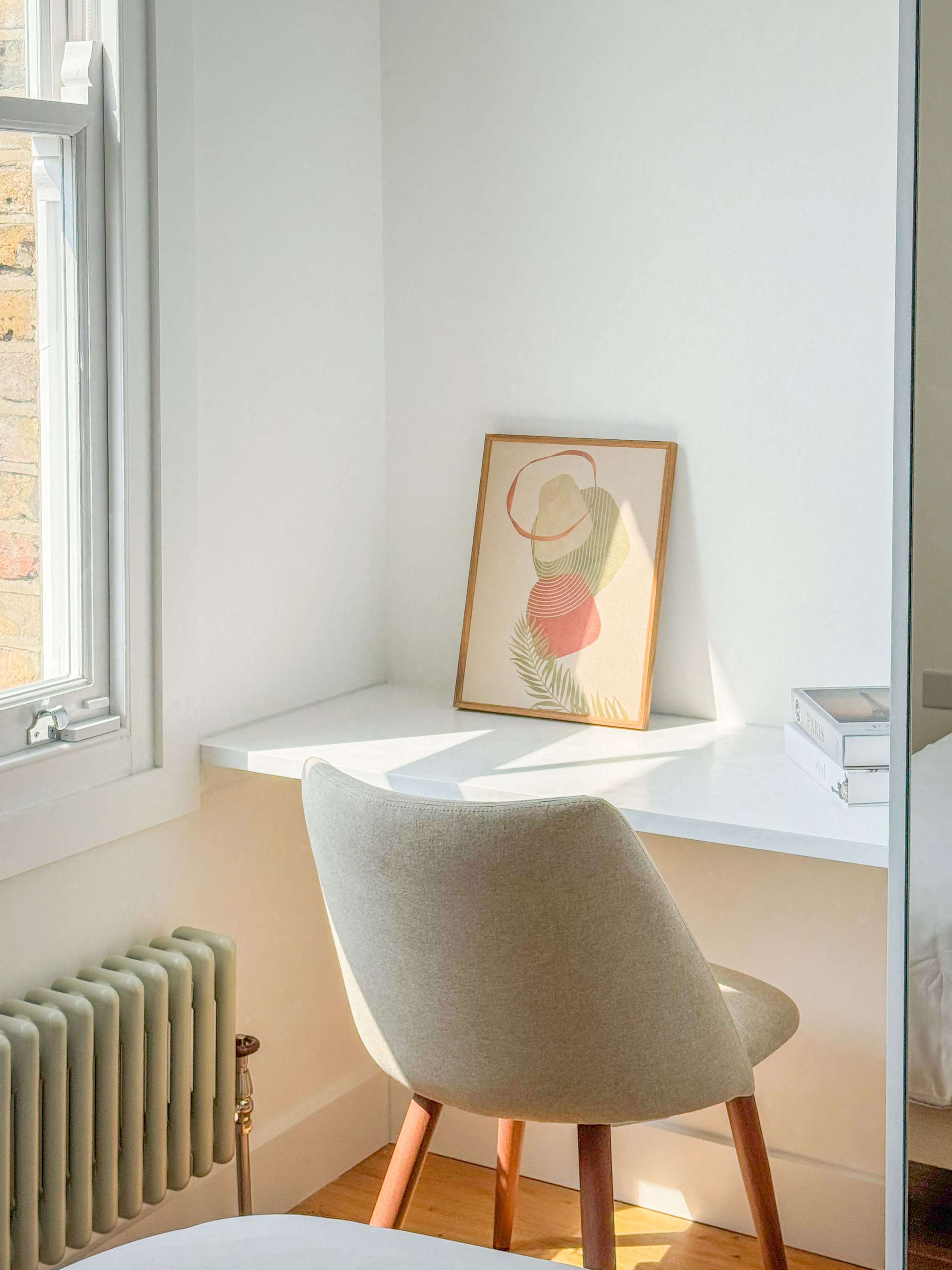 bedroom2detailschair.jpg