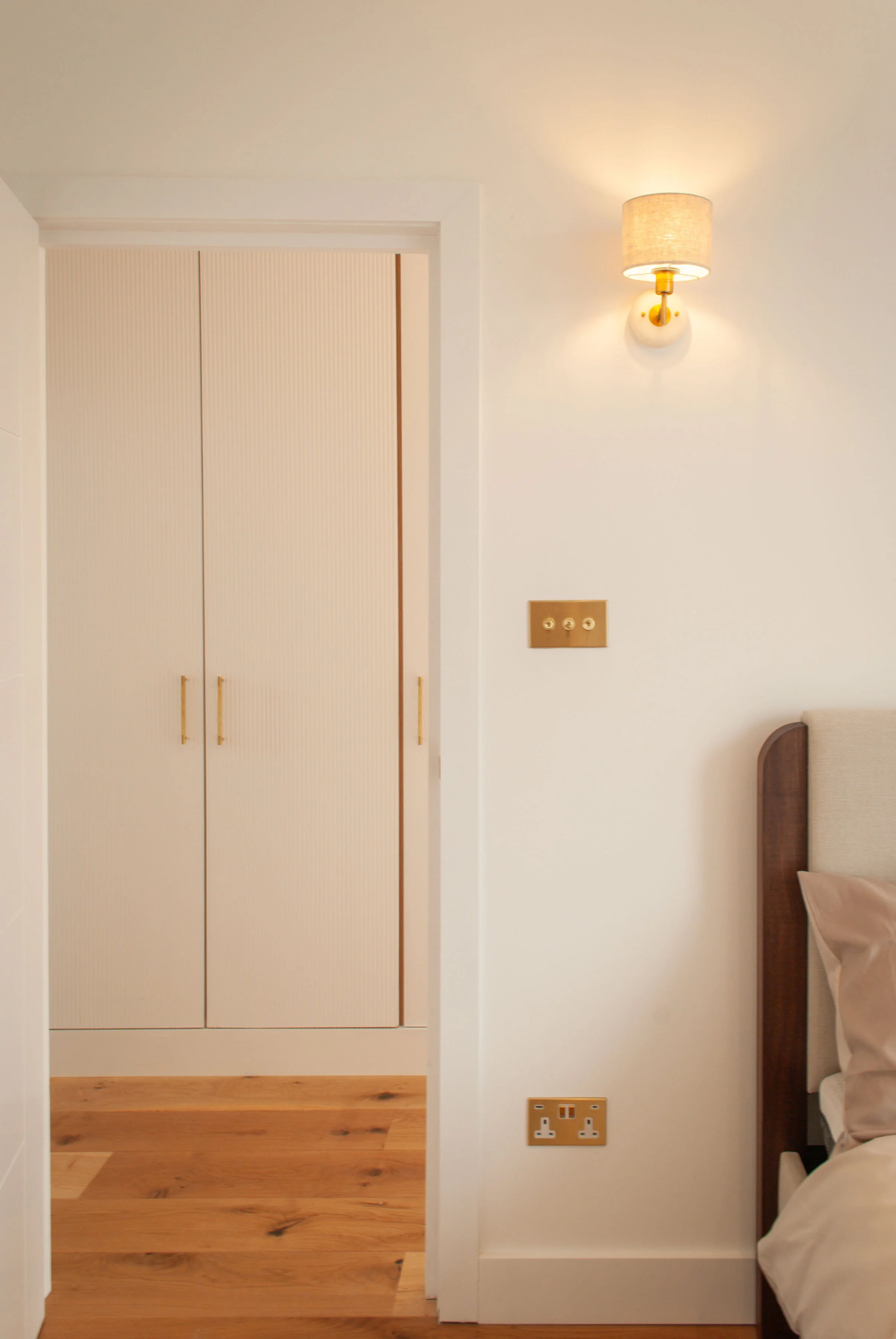 bedroom2detailsbed.jpg