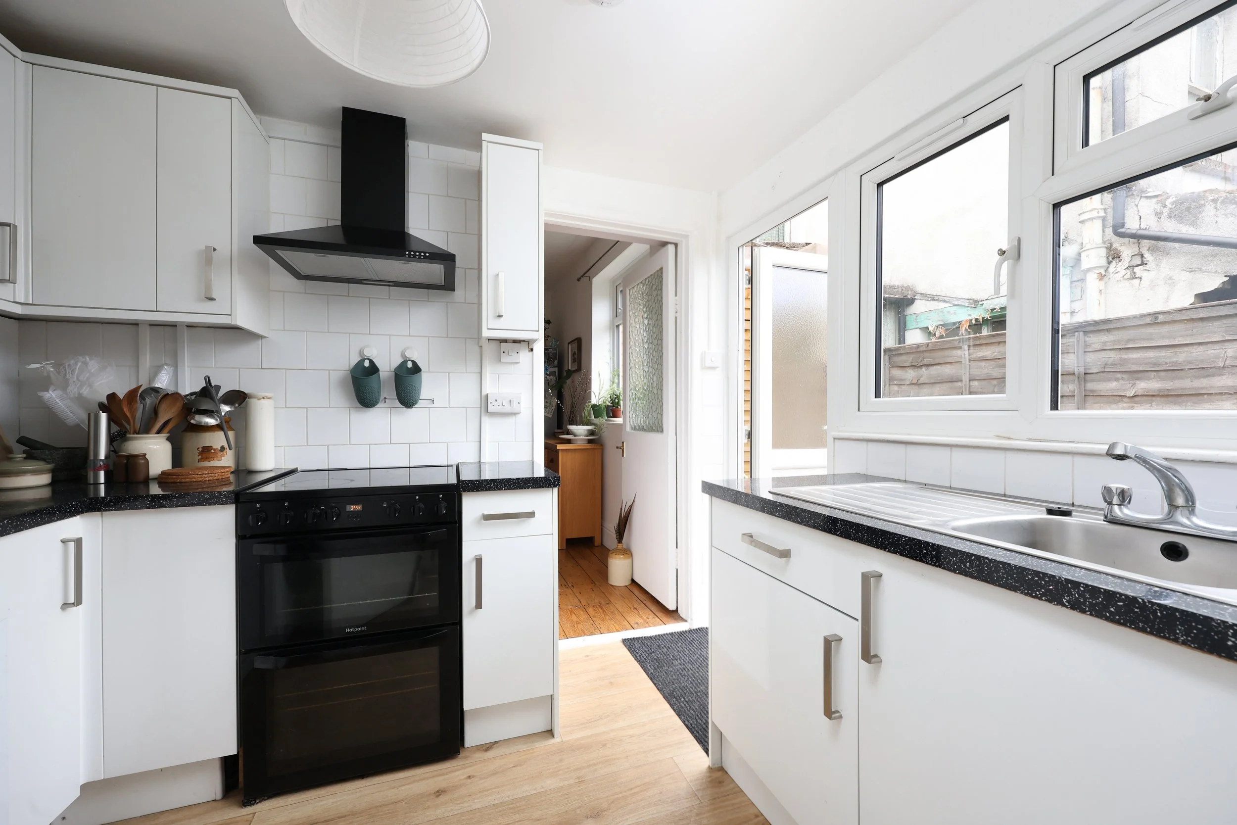41 Upton Road 11.JPG