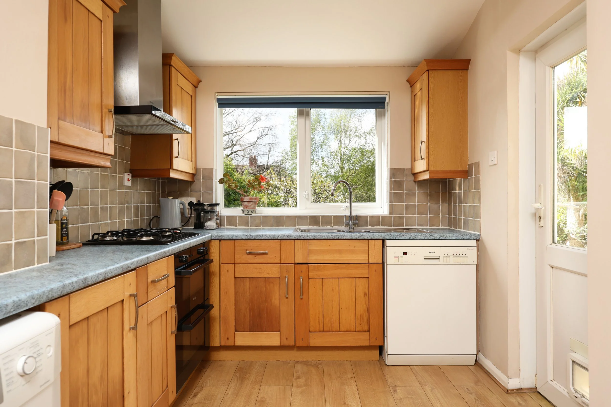 40 Kelston Road 21.JPG