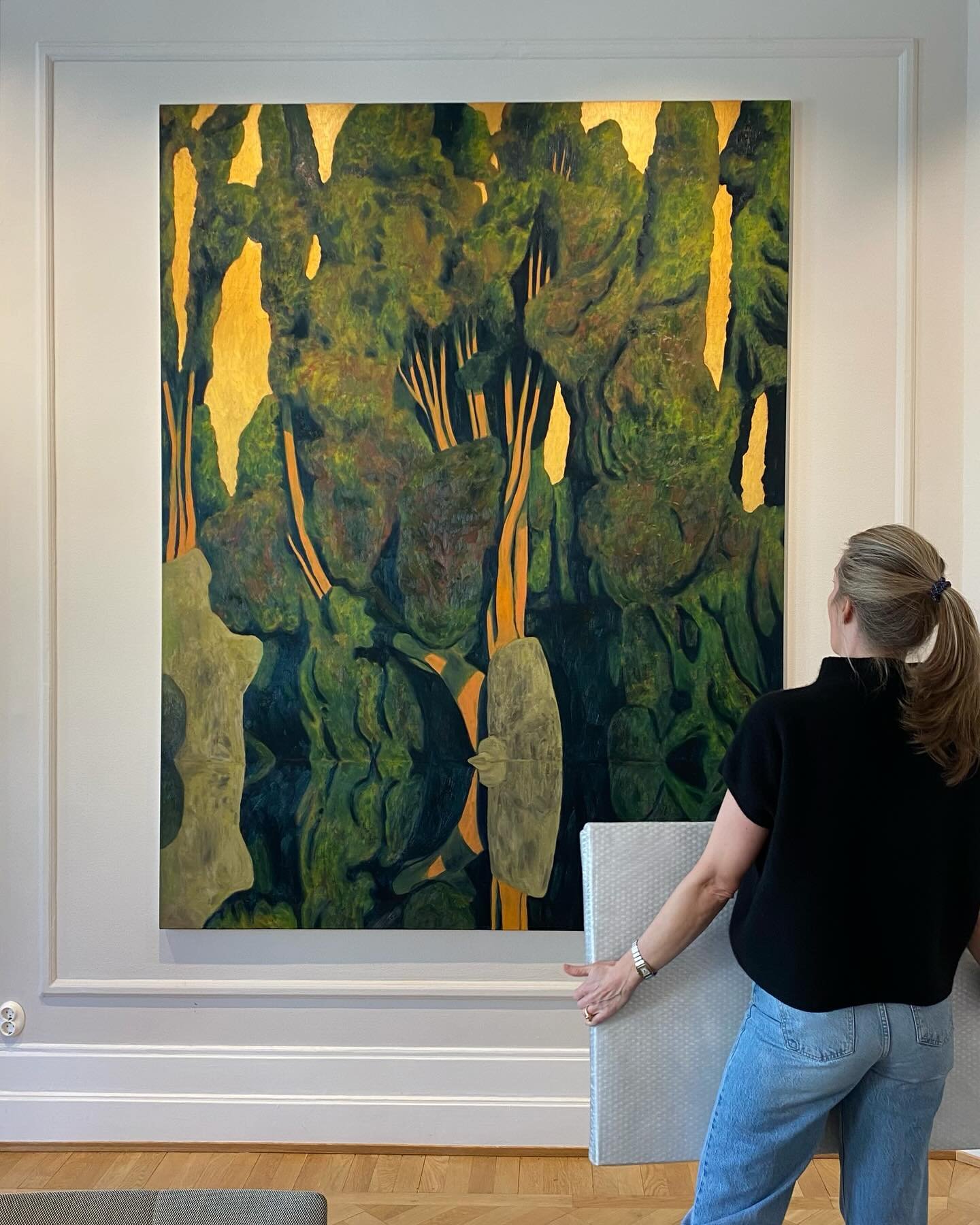 Last Friday, we had the pleasure of installing new artworks at Wigge &amp; Partners!

Michael Wigge and his team have long embraced art in the office and used it as a &rdquo;conversation starter&rdquo; with clients. But could we add even more value t