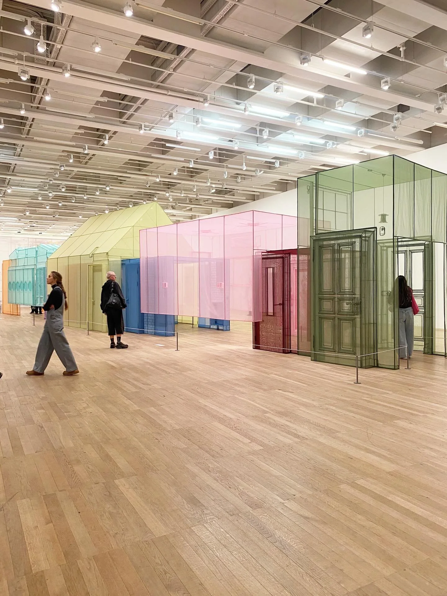 One of the best things during Frieze is the exhibitions at the institutions. A favourite this year was the Korean-born, London-based artist Do Ho Suh&rsquo;s show at Tate Modern, &rdquo;Walk the House&rdquo;.

His fabric architectures, life-sized rec