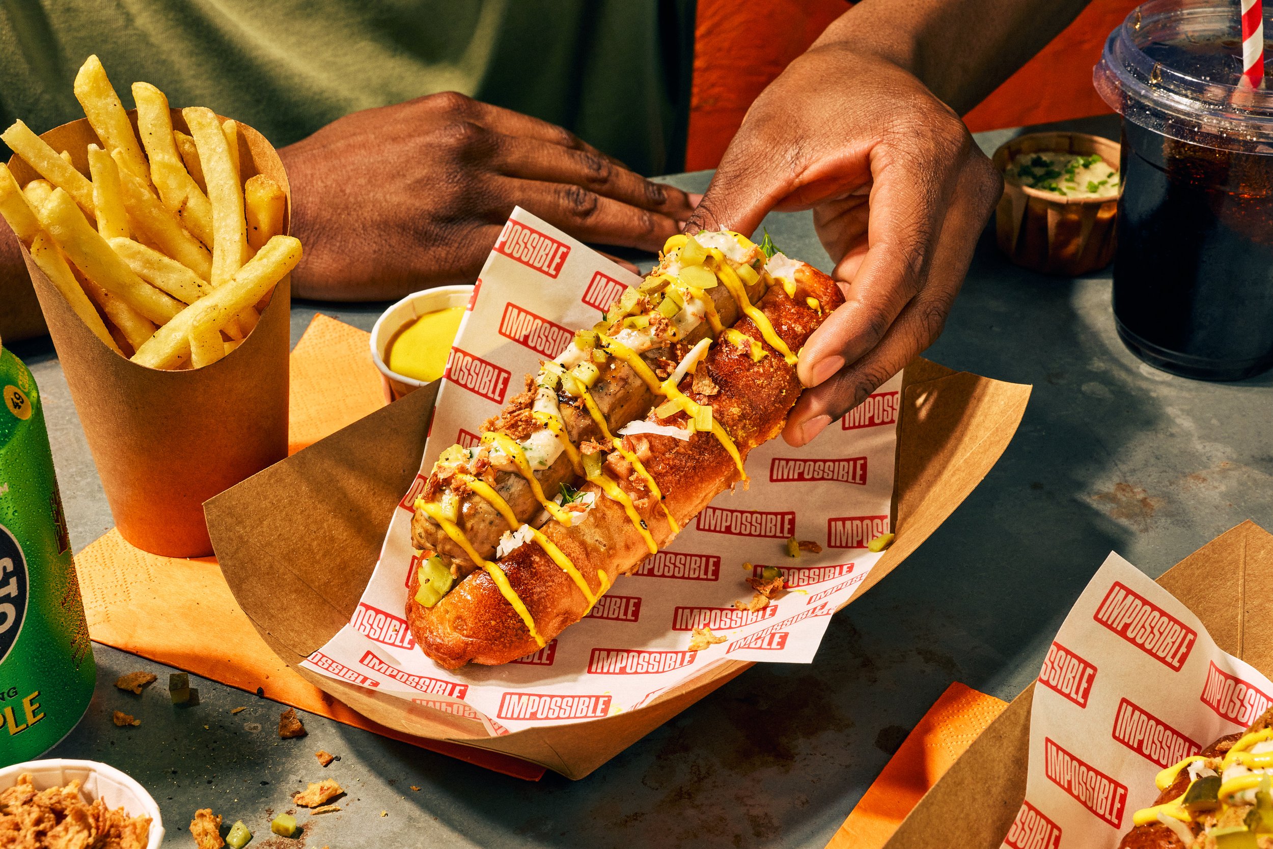 20260209_IMPOSSIBLE_FOODS_BRATWURST_PRETZEL_ROLL_461.jpg