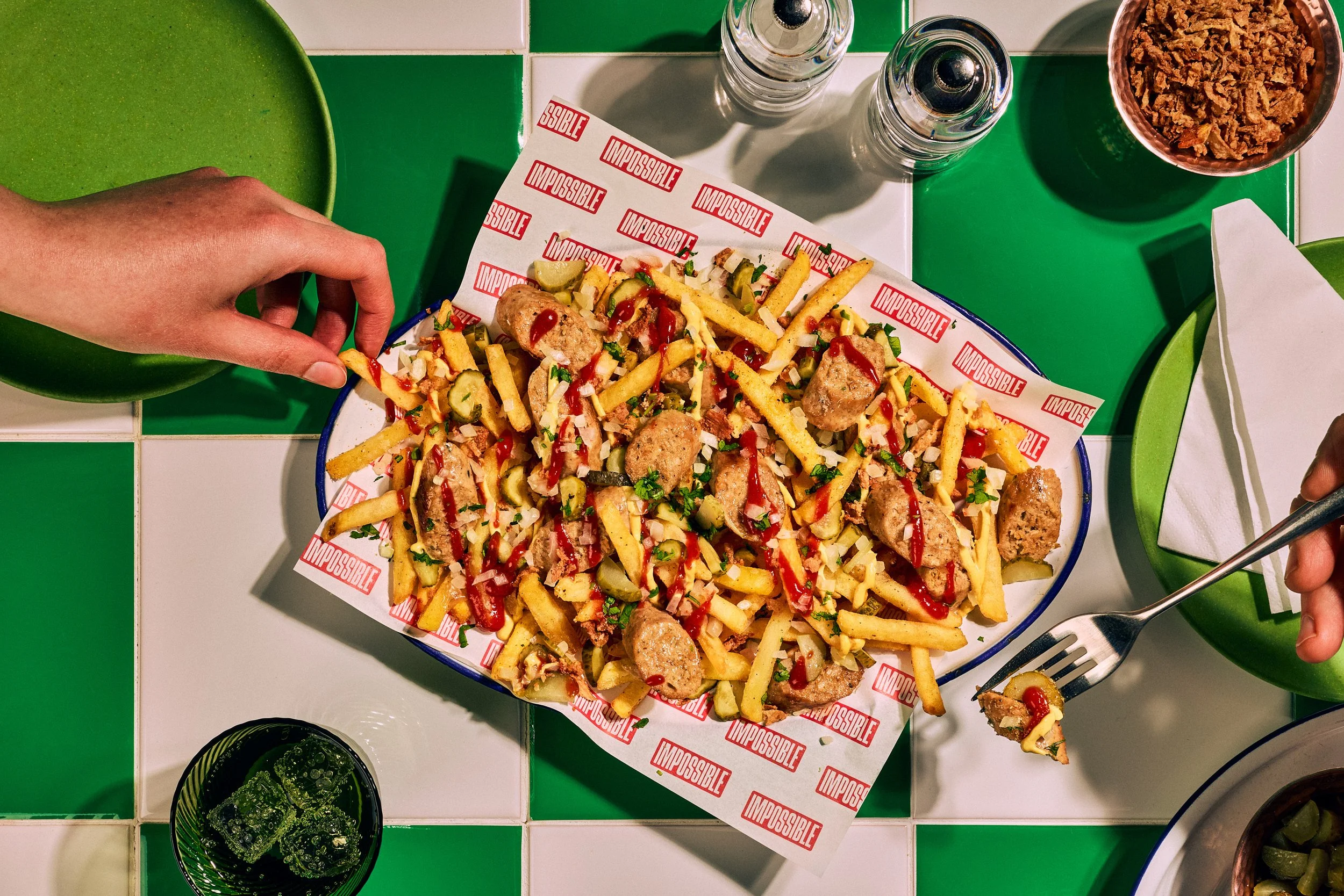 20260209_IMPOSSIBLE_FOODS_CURRYWURST_FRIES_2211.jpg