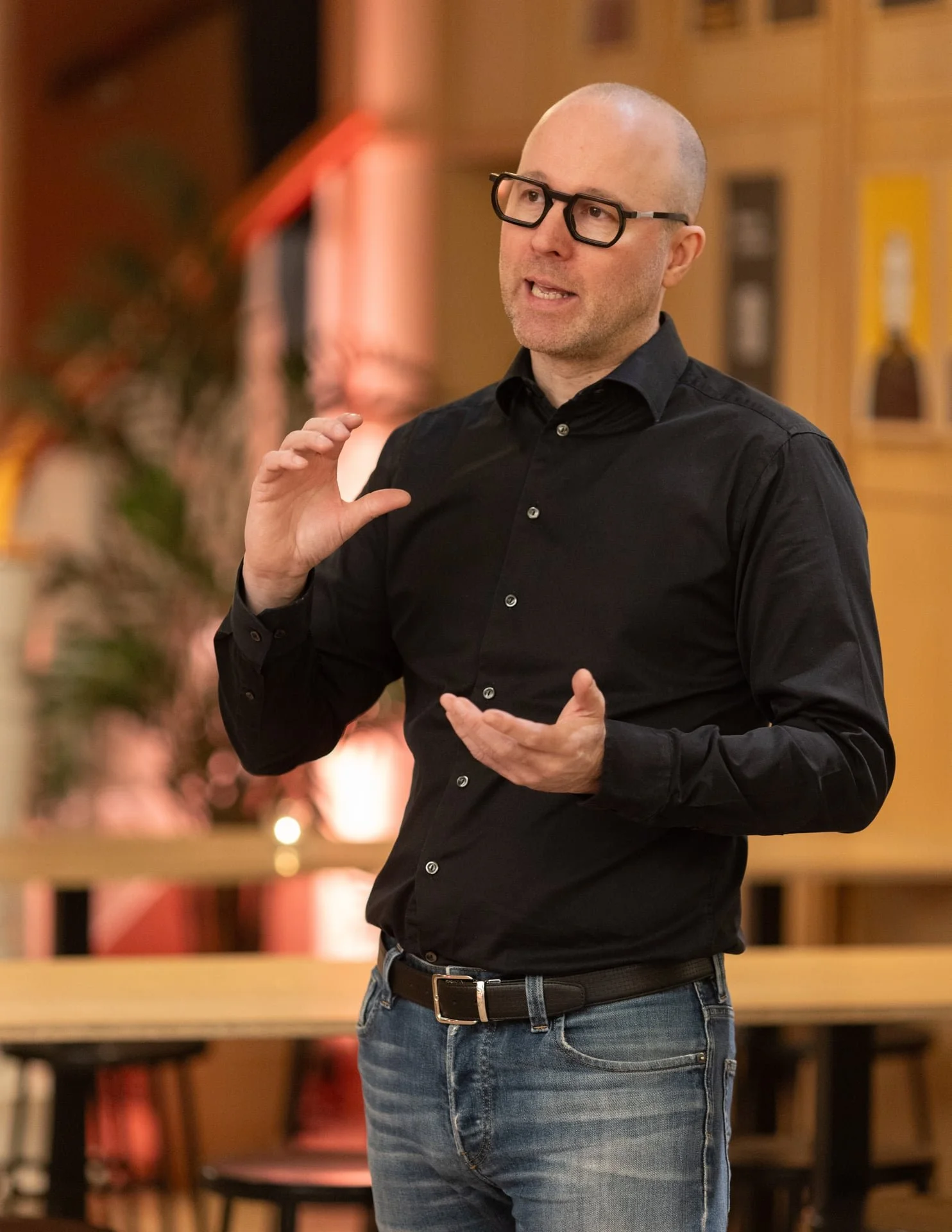 Kursholder John Inge Hervik underviser. Foto