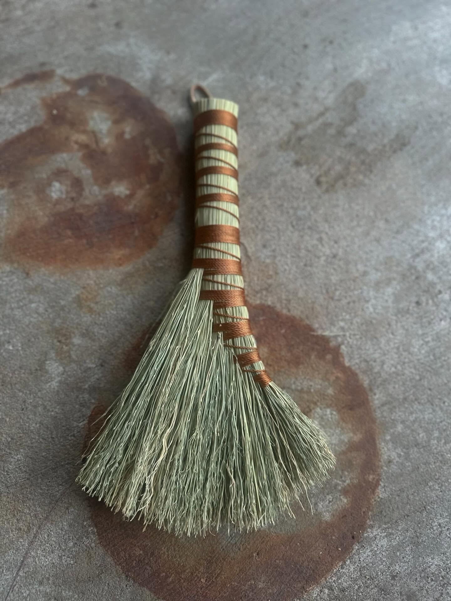 UPDATE: Thank you all for offering such beautiful names for this whisk! The winner is @woven.wombs and the official name of this design is the Honey Whisk. As soon as I saw this name, it just felt r i g h t. I loved playing this name game and will po