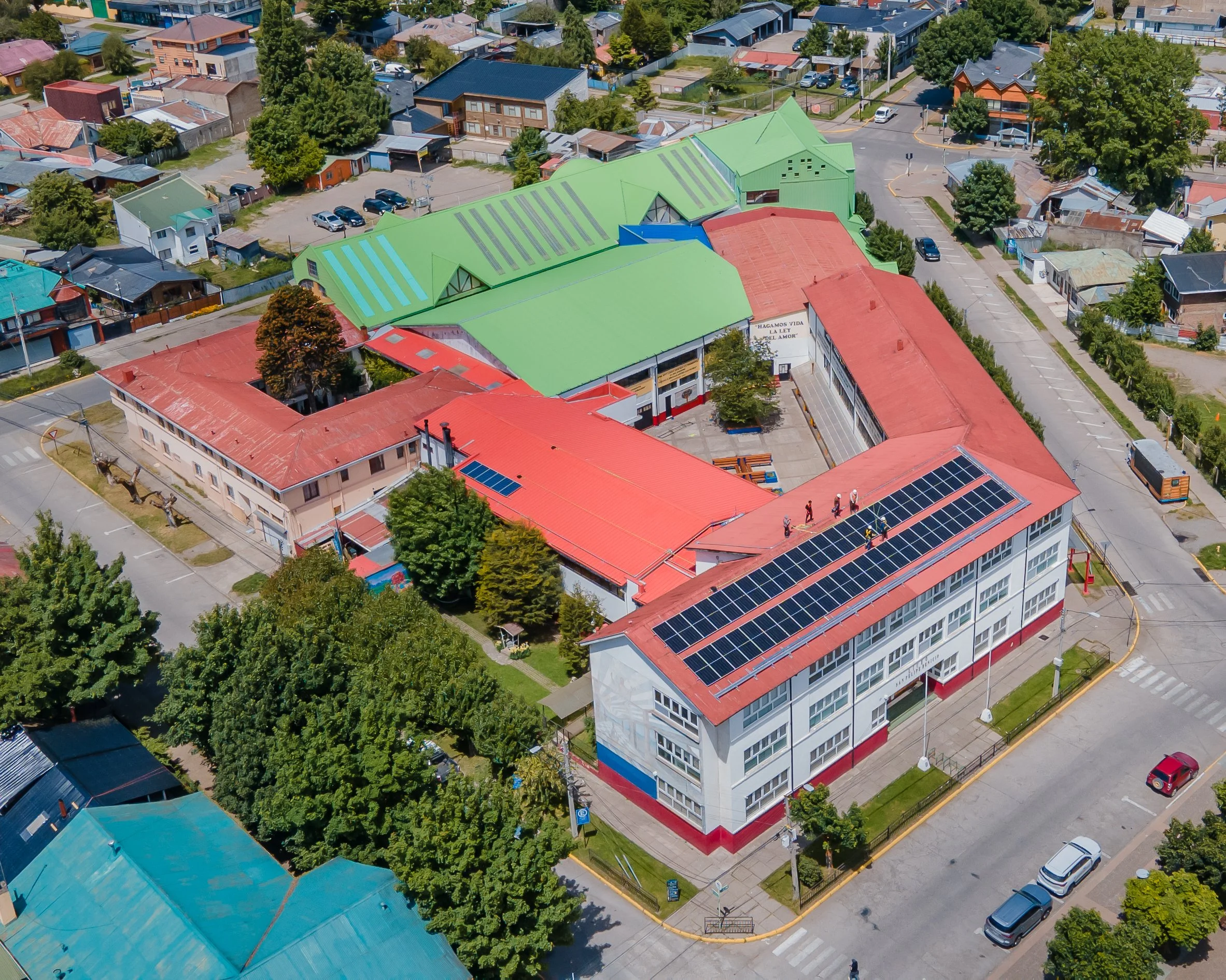 Innovación en Coyhaique: Inauguran Titán, la primera planta solar asociativa de la Patagonia