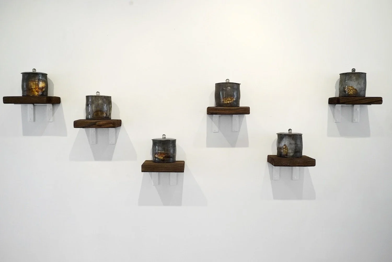 The Echo from the Highland II, Kiln-formed glass, tea, steel, silver, Dimension Variable, 2016