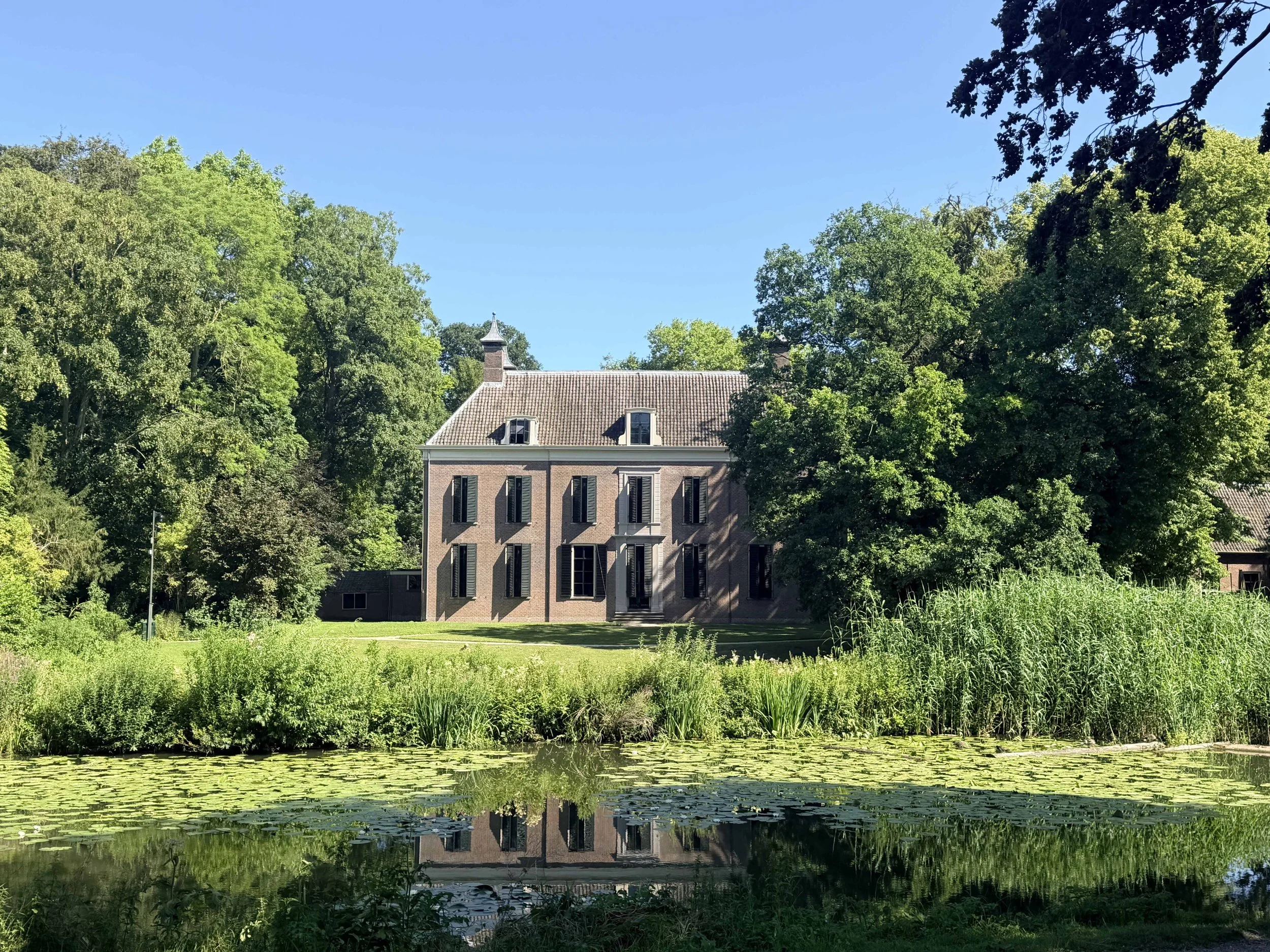 FlowingForms-Courtesy of Oooit Art & Landhuis Oud Amelisweerd-1.jpg