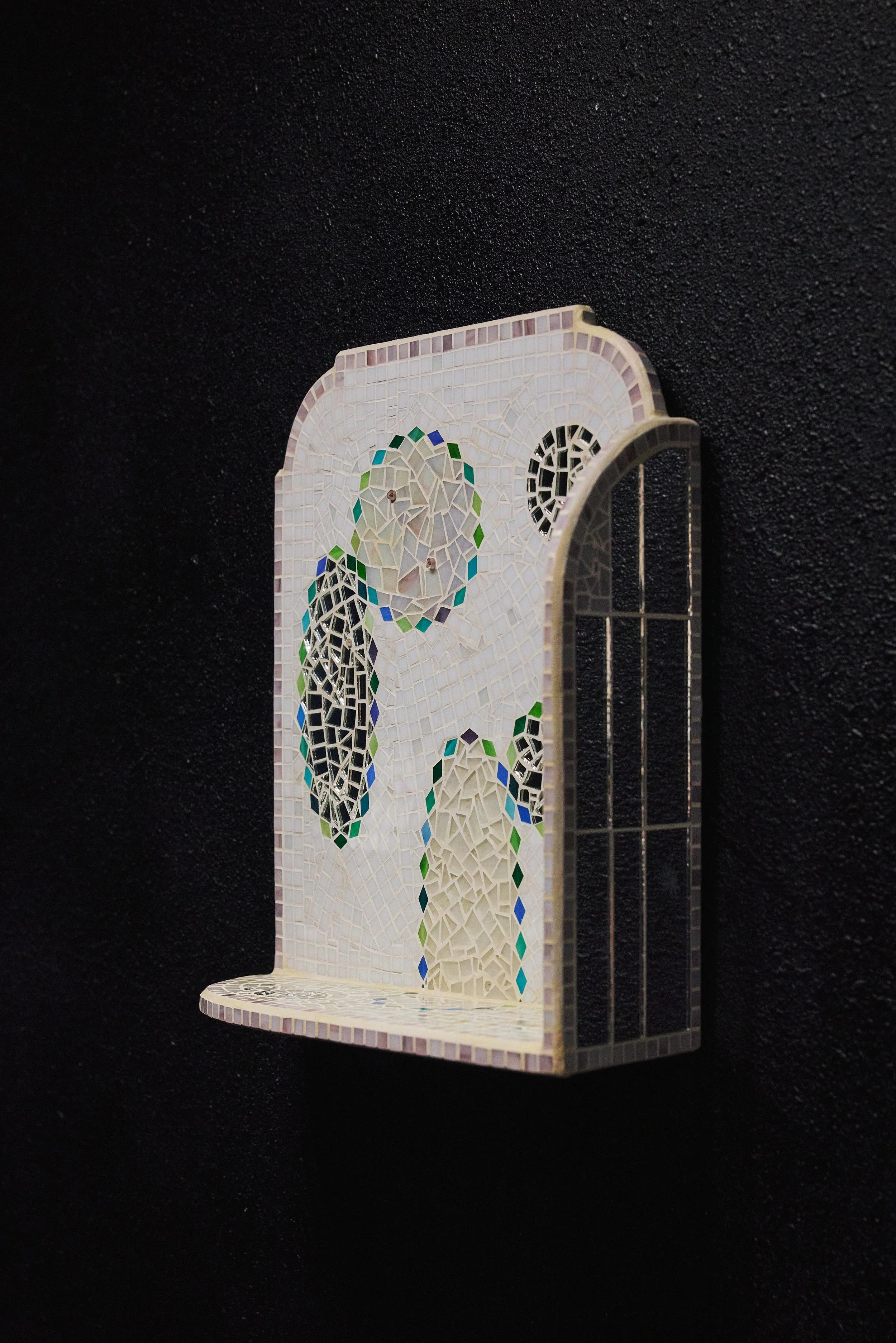 杜蒙 ，《吟唱、星光与碎石路 No.02》，2023，玻璃、木 ，44 × 15 × 45.5 cm_3.jpg