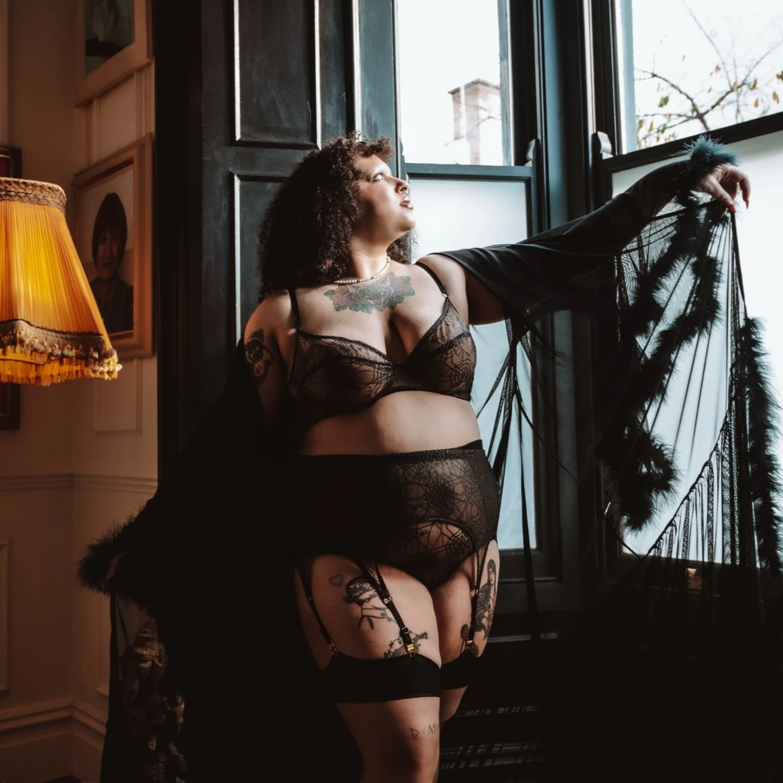 Delphine Dubois Vintage Escort