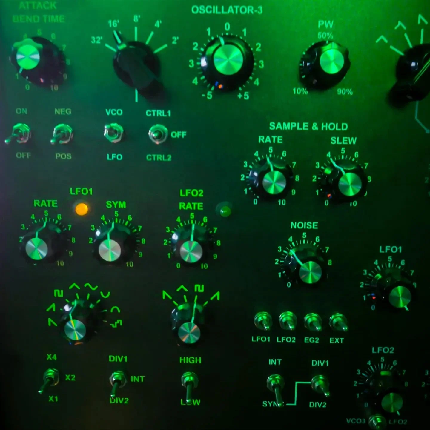 🔥💣@nrsynth #nrsynth #ARP2600 #moogmodular #oberheimsem #vintagesynth #vangelis #Kraftwerk #DepecheMode #JeanMichelJarre #NineInchNails #TheChemicalBrothers #VinceClarke #Orbital #Flood #AlanWilder #TangerineDream #BrianEno #TimBlake #MichelGeiss #S