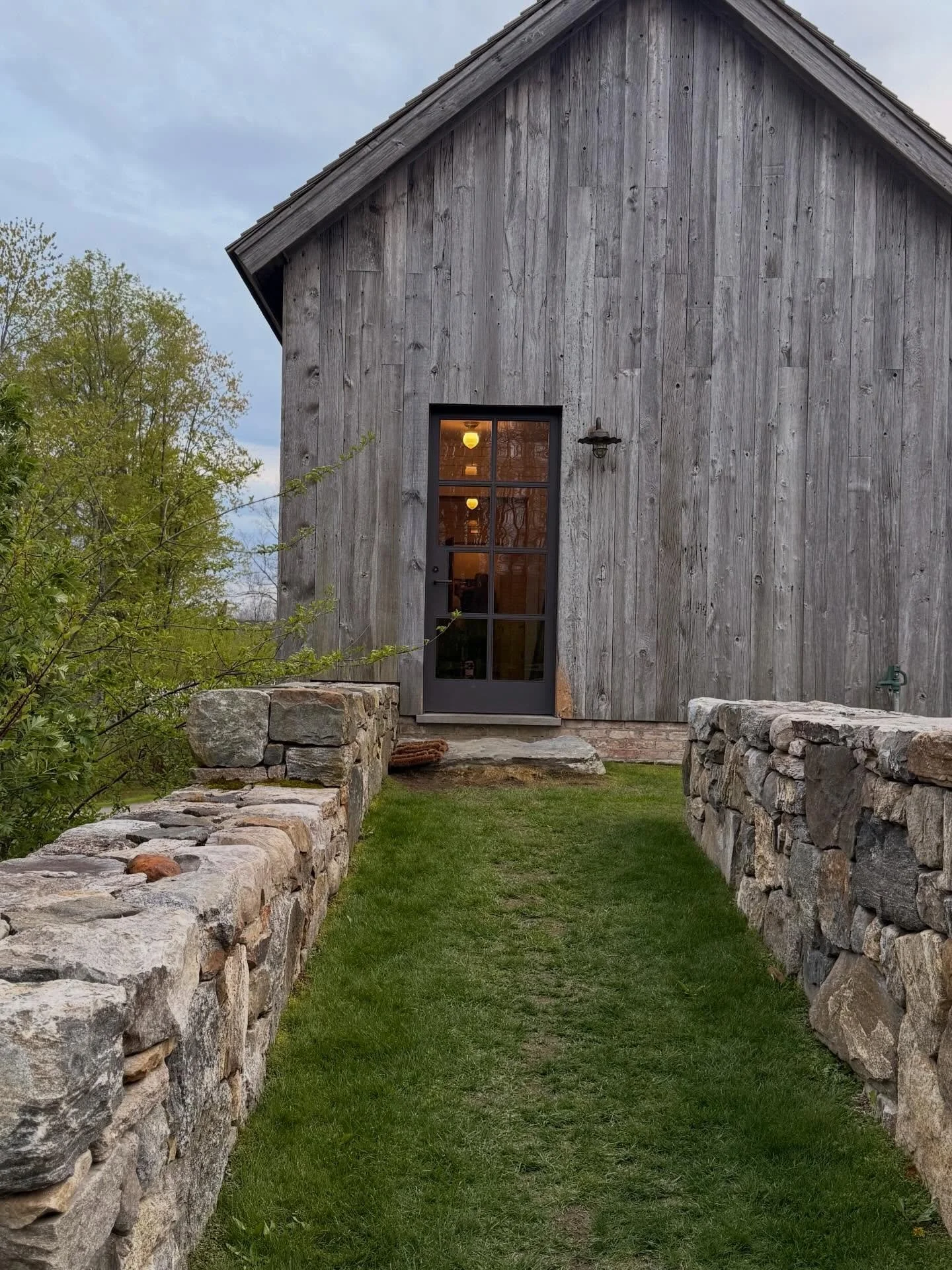 A graceful and festive evening at the bucolic @stonewoodny