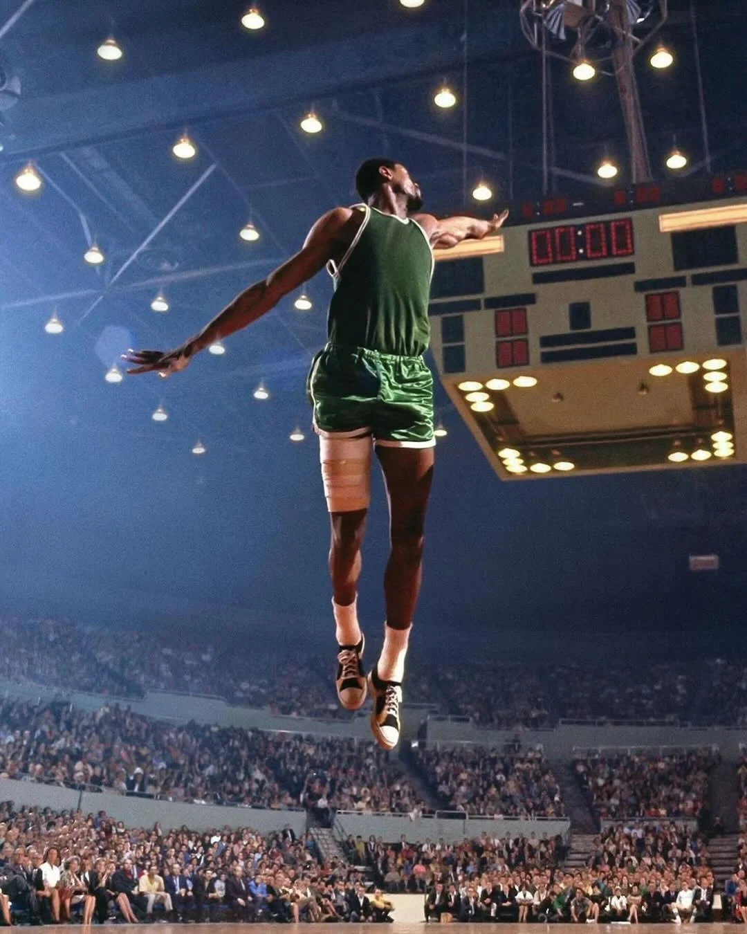 Acquired for client, in association with @lucymeakinartadvisor : Paul Pfeiffer&rsquo;s &ldquo;Four Horsemen of the Apocalypse&rdquo; series uses the title to create a powerful duality between the epic and the mundane, the biblical and the contemporar