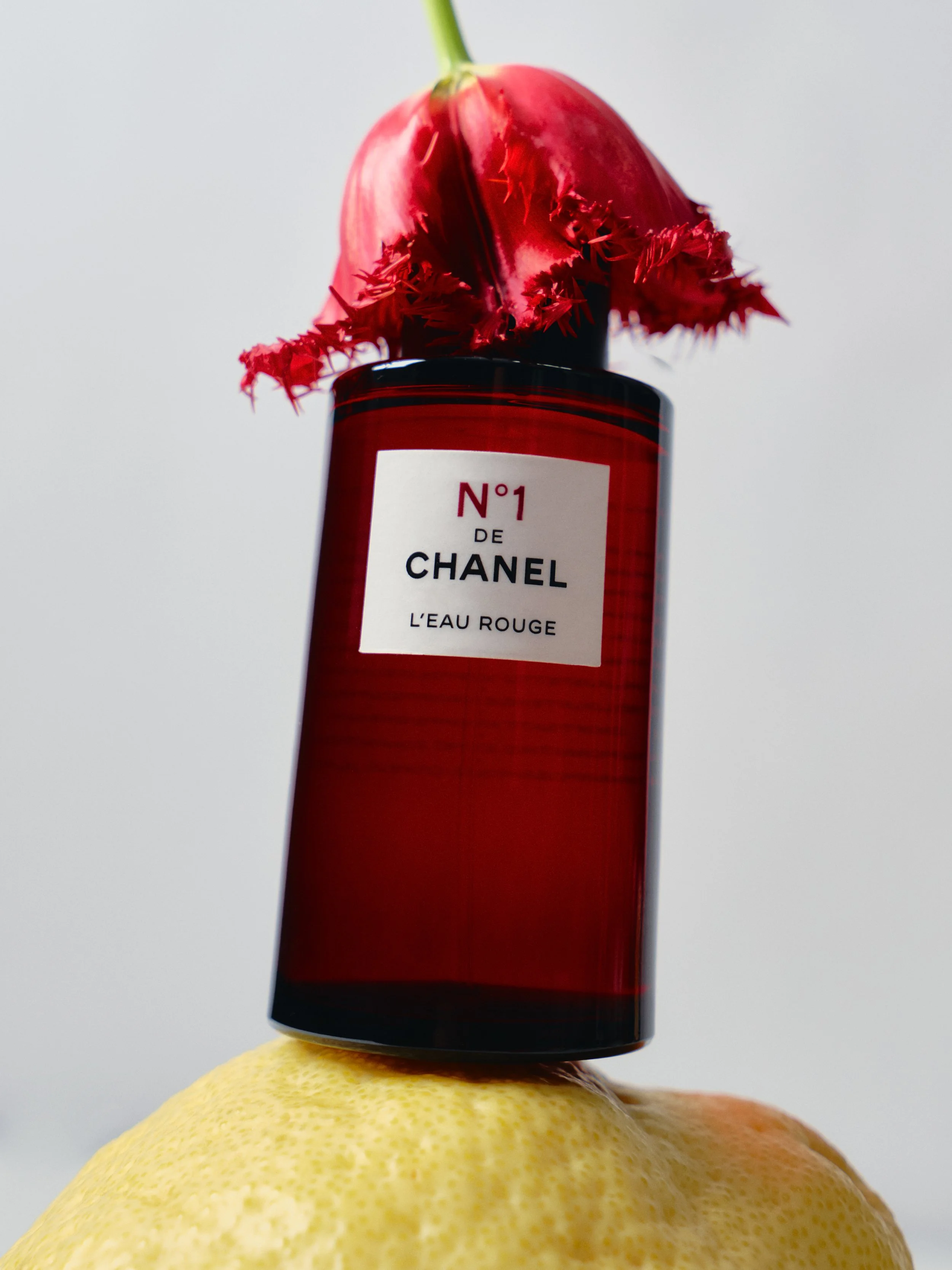 Chanel_perfume_SRGB.jpg