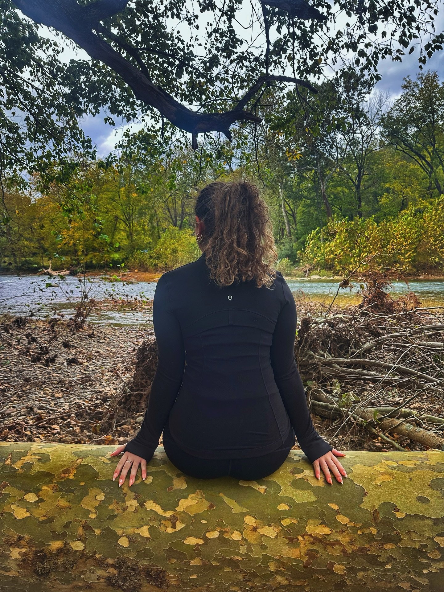 VA STATE PARKS ARE STILL OPEN!
If the shutdown’s got you feeling park-less, Seven Bends State Park has your back. Open sunrise to sunset, trails ready, river sparkling, and no fed drama in sight.
Pack snacks, pack out trash, and remember: nat