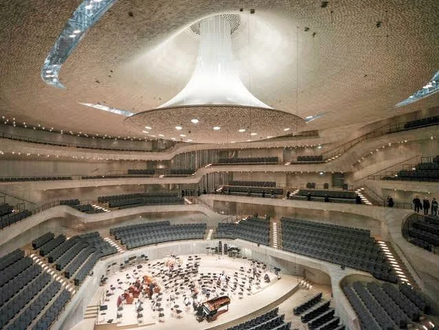 Henry & Harry: Hamburg Elbphilharmonie