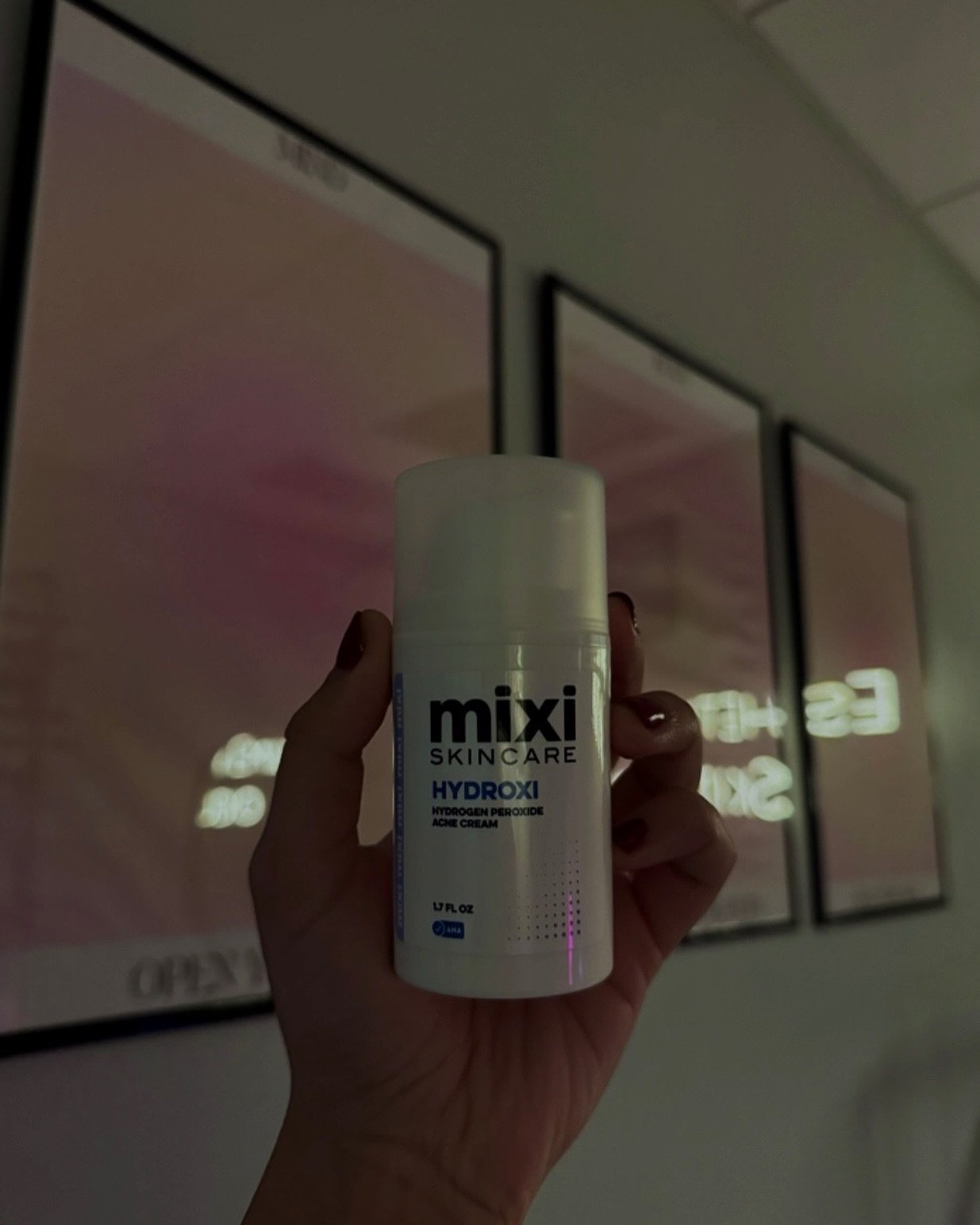 Miss. Hydroxi Oxygenating Cream 

Our fav alternative to our beloved Acne Med. Utilizing Hydrogen Peroxide + Salicylic Acid to create oxygen, detoxify and kill acne causing bacteria.

This combination not only unclogs pores and improves skin texture,