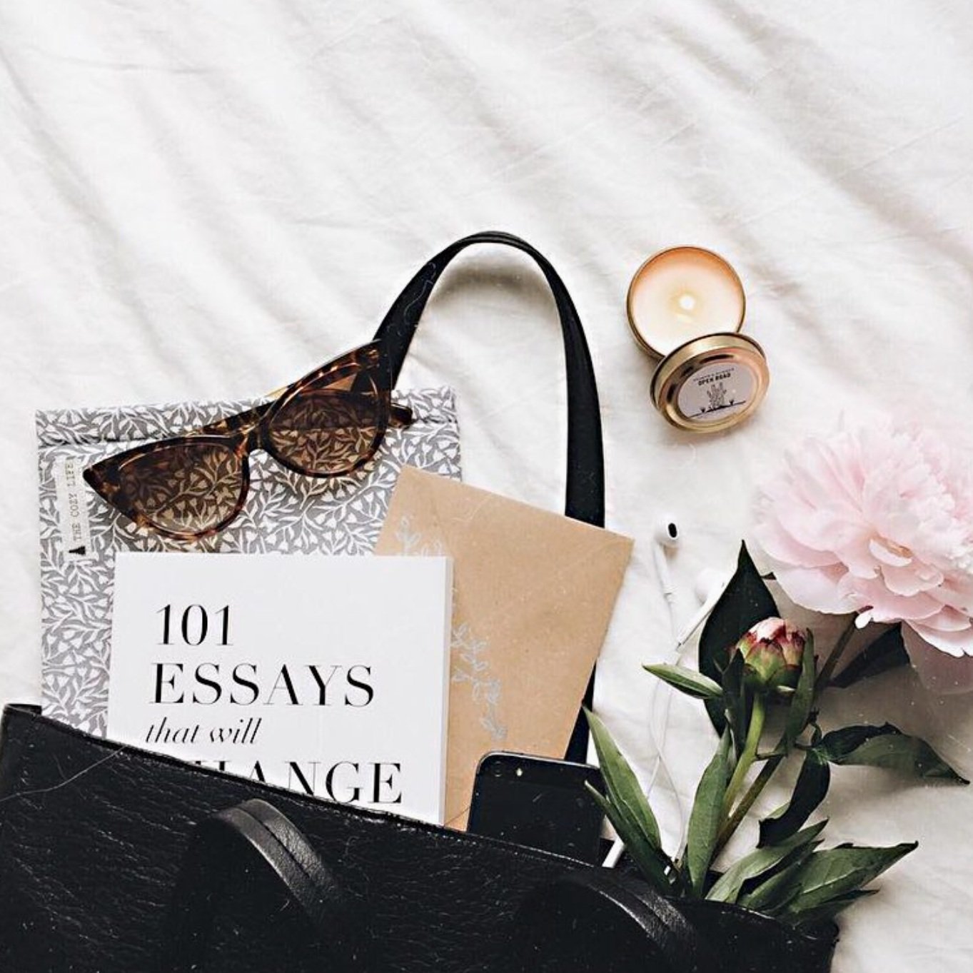 101+Essays+That+Will+Change+the+Way+You+Think+Book+4.jpg