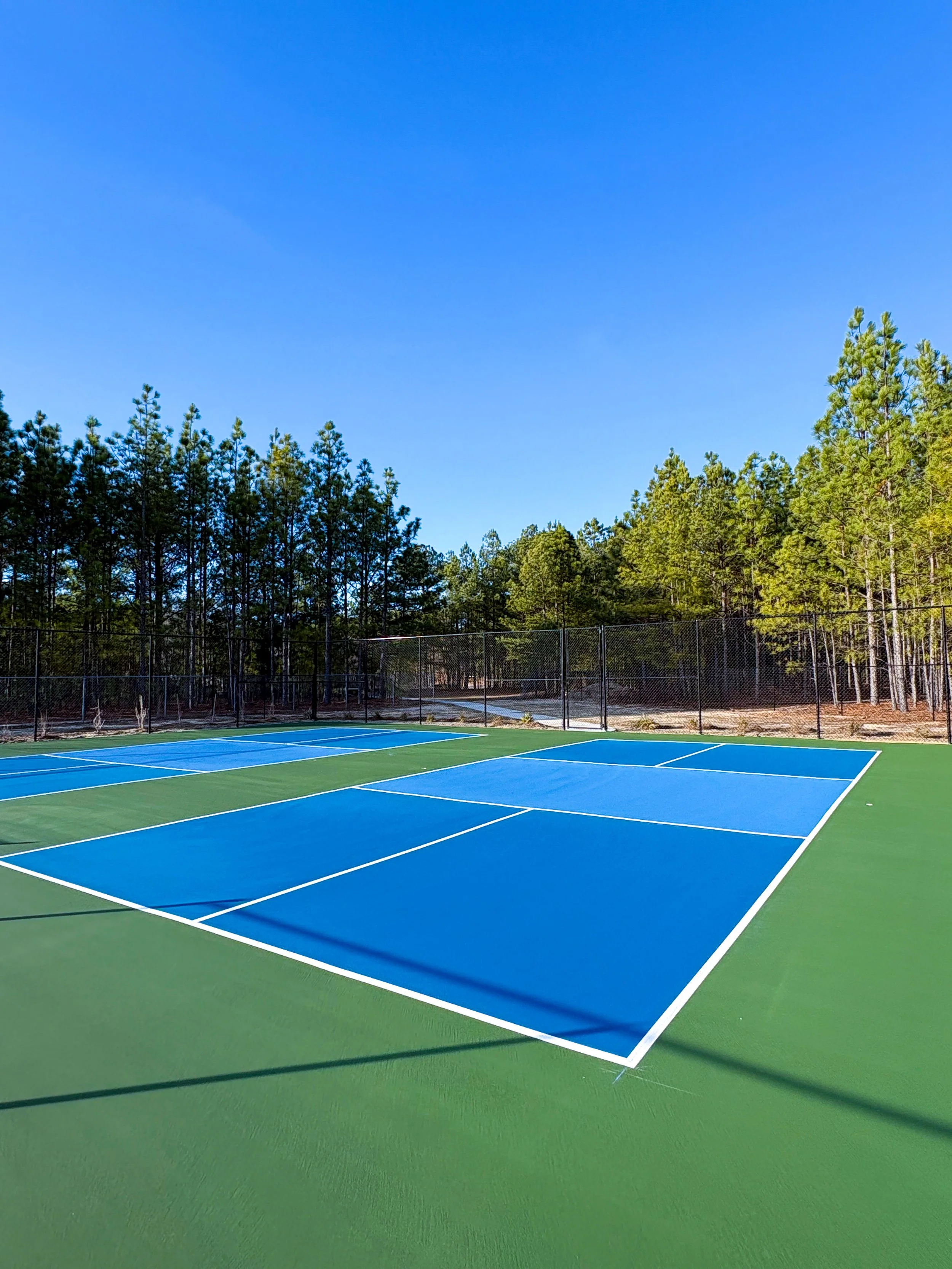Community Court in Seven Lakes, NC