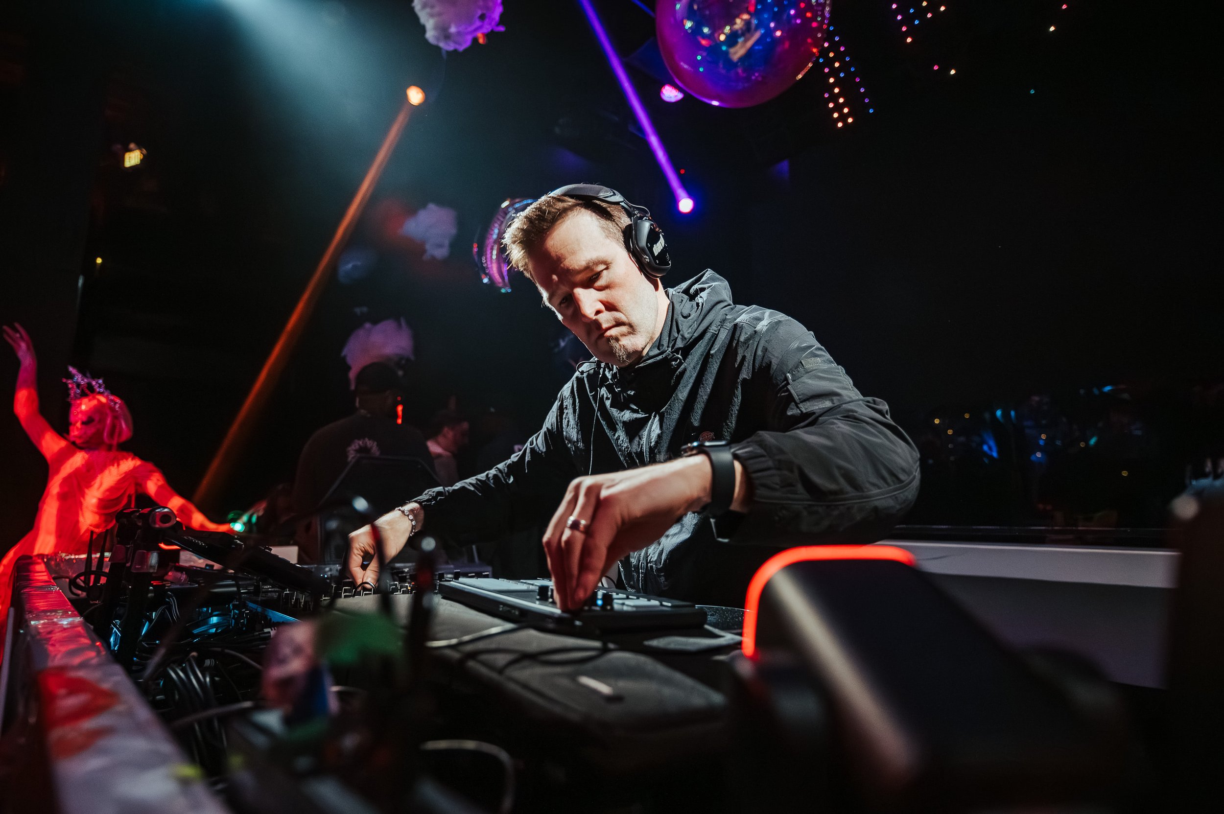 Darude-Celebs-Timothy_Nguyen-20251101 (41 of 136).jpg