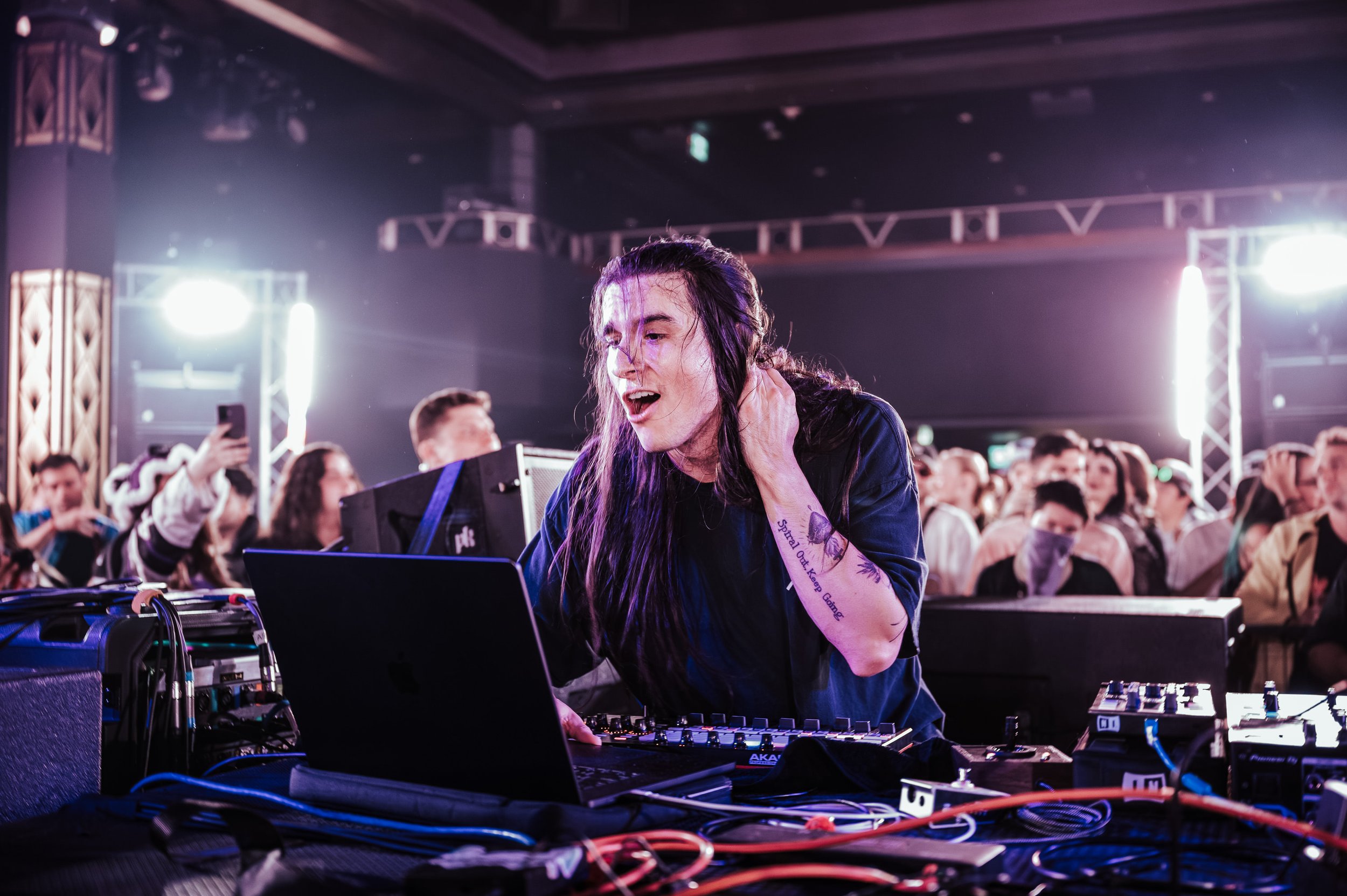 Mersiv-Commodore_Ballroom-Timothy_Nguyen-20251120 (27 of 60).jpg