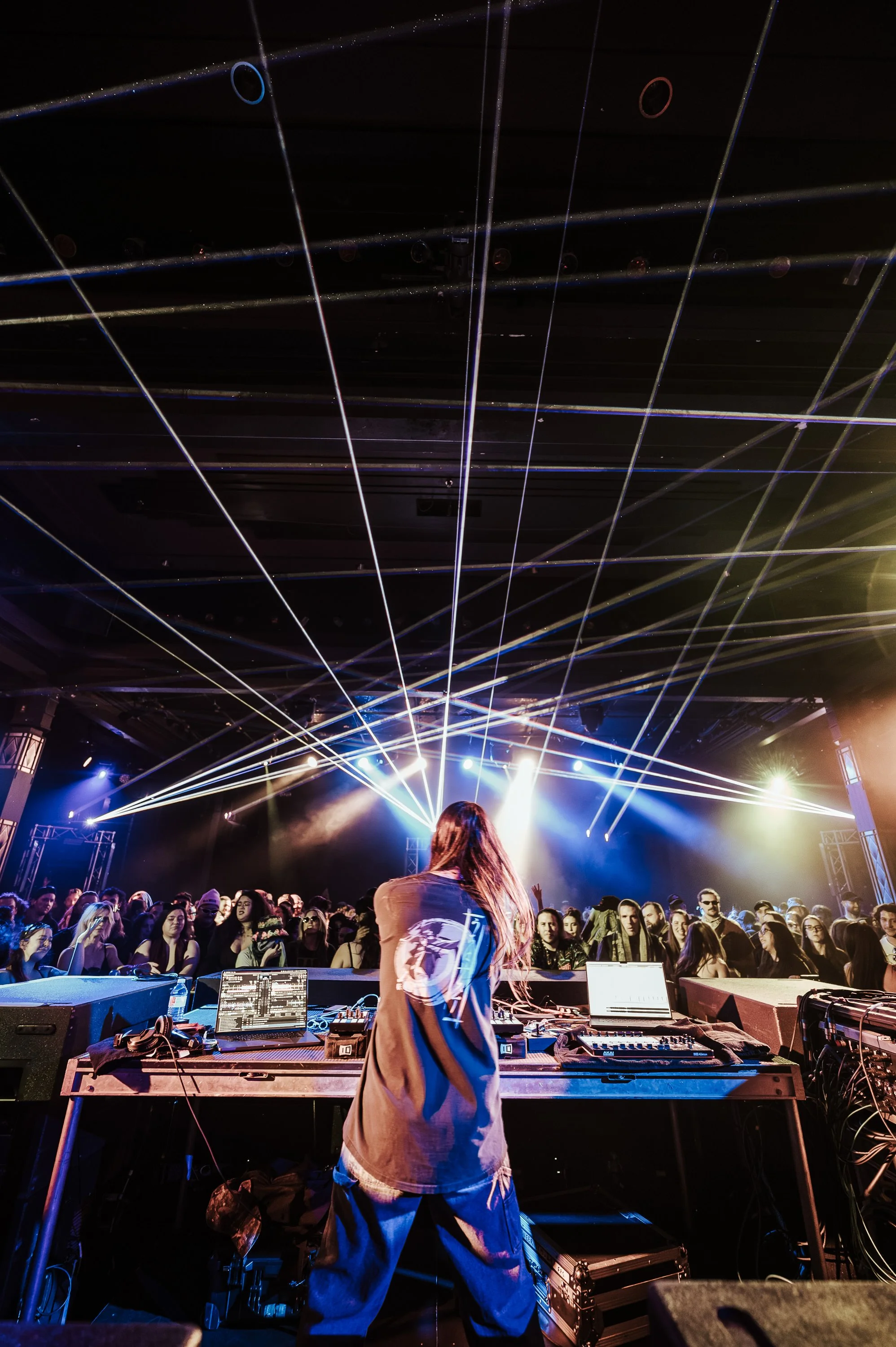 Mersiv-Commodore_Ballroom-Timothy_Nguyen-20251120 (35 of 60).jpg