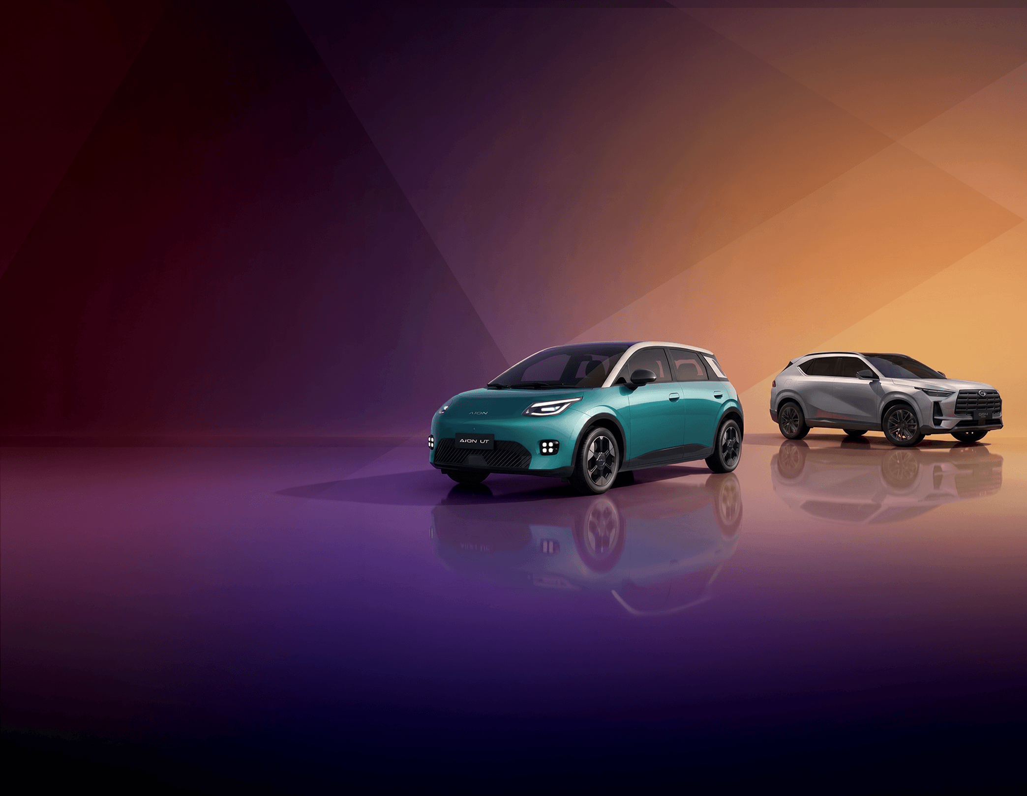 Dos autos GAC eléctricos de diferentes colores en un fondo de degradados morados y naranjas.