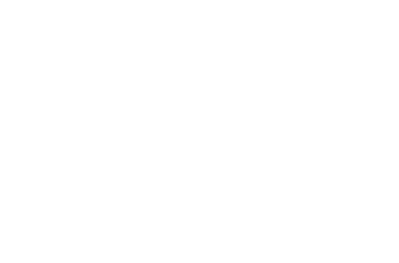 Etiqueta que ofrece garantía para baterías de 8 años o 200,000 km, con símbolo de batería y texto en español