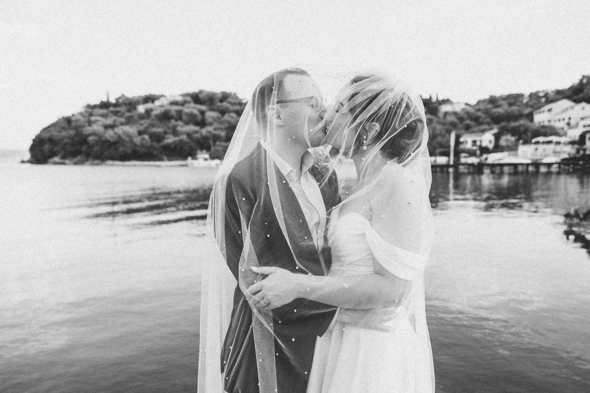 Capturing Real Emotion: Why Unstaged Documentary Photography Defines a Truly Authentic Wedding Day
