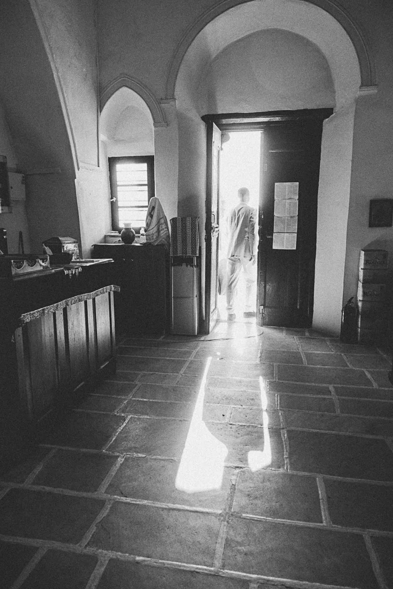 2025 web bw Folegandros Wedding Amy Nikolas-20.jpg
