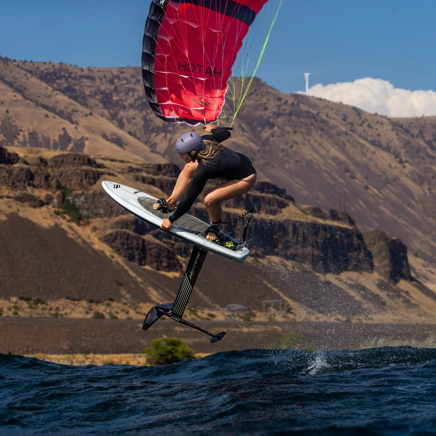 The @naishfoil Hatch is here!!! 
I brought some to La Ventana if you&lsquo;d like to try them out! 💪🏼

See you out there 🌊
📸 @andre_magarao 

#naishhatch #parawing #foildownwinder