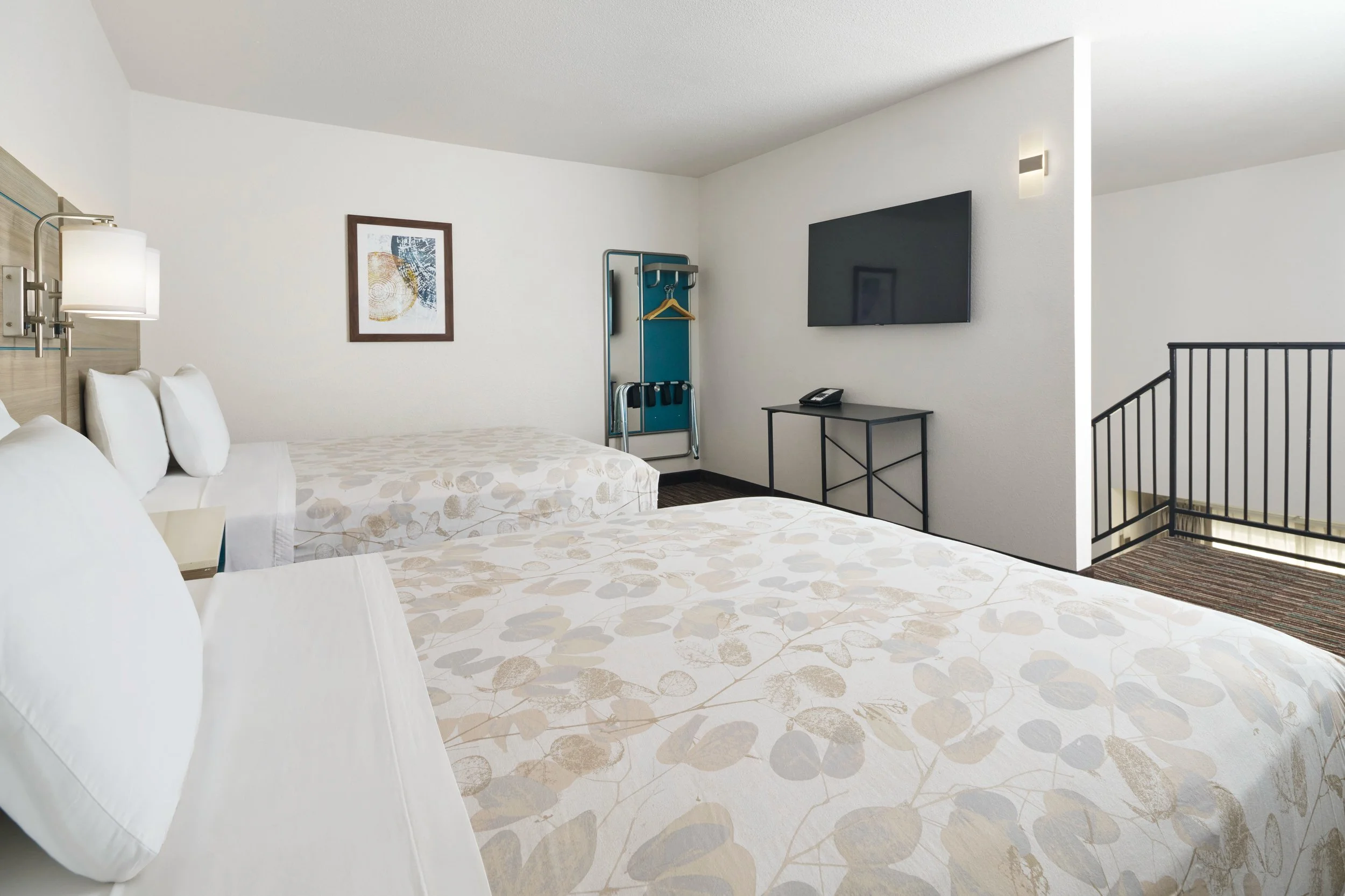 LHI_RM200LOFT_0774.JPG