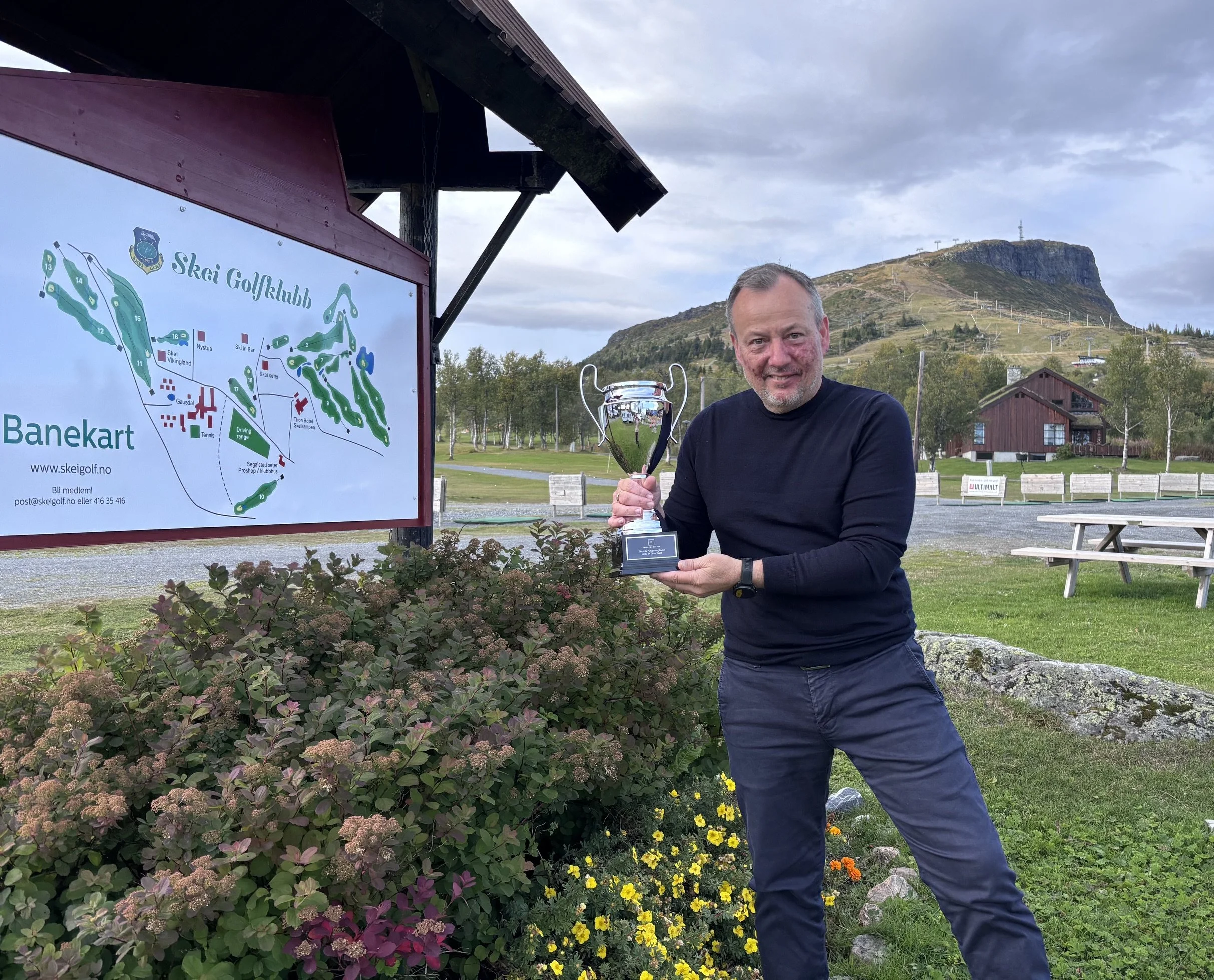 Thon &amp; Privatmegleren Hole in One 