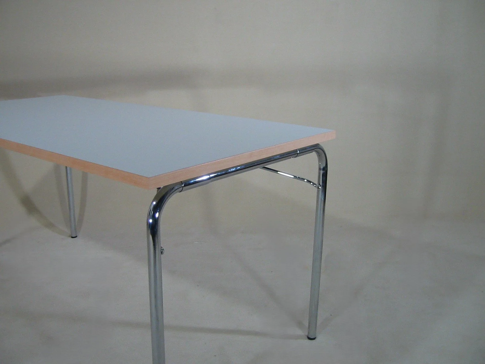 Mod. KT 01 mit gebogenen Seitenrahmen