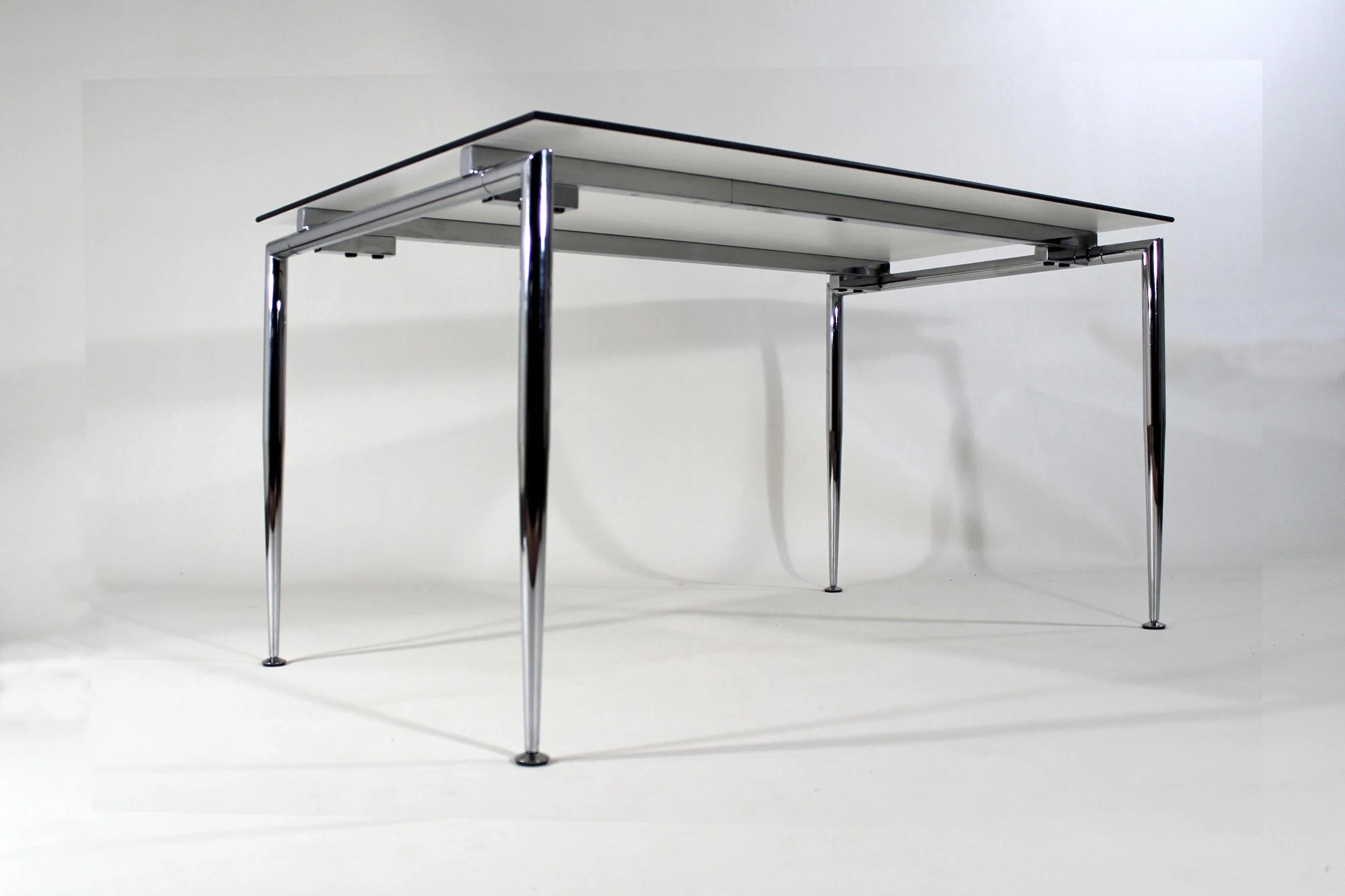 Mod. KT 09 1037 k mit konifizierten Füßen