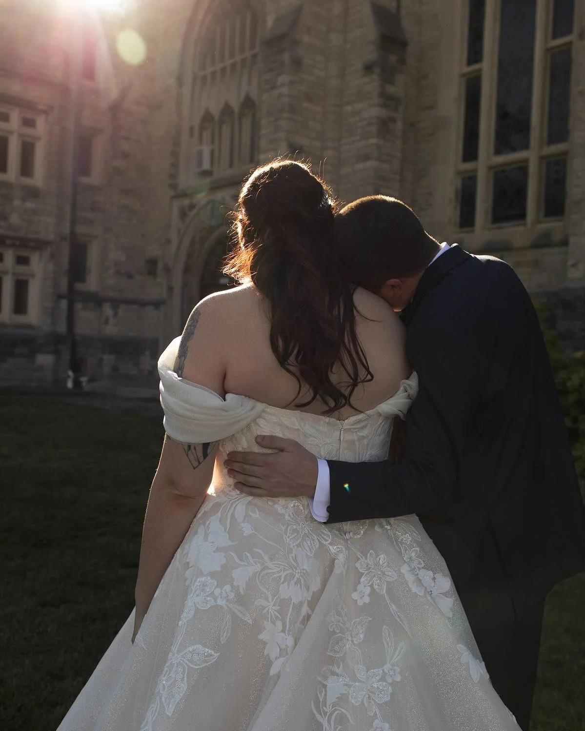 Just realized I never shared these gorgeous photos of Hannah &amp; Michael&rsquo;s wedding back in September!! &hearts;️ 

Truly an iconic St. Louis wedding, with their ceremony at the beautiful Memorial Presbyterian and a classy reception at the Mis