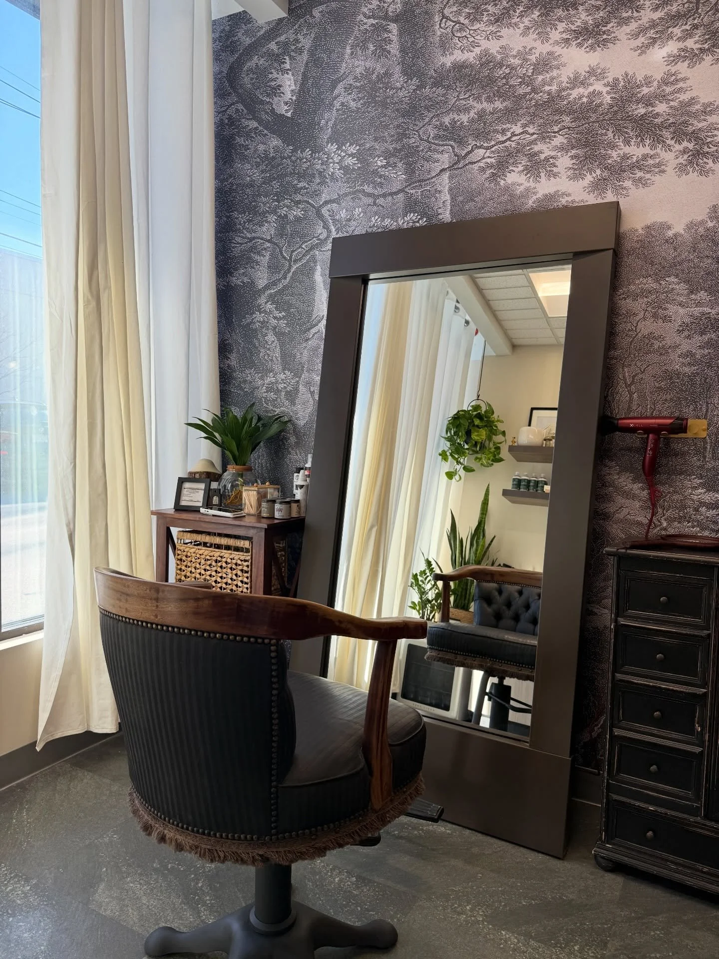 Quiet environment. Full attention. No rush.

A private studio built for clients who value consistency and detail.

Every appointment is one-on-one. No distractions. No waiting.

Natick, MA