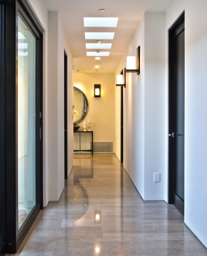 Light, lines, and perfect symmetry ,when even the hallway becomes a design moment.⁠
.⁠
.⁠
.⁠
.⁠
#InteriorDesign #HomeDecor #InteriorInspo #HomeInspiration #DesignLife #InteriorStyling #HomeStyle #ModernInteriors #InteriorArchitecture #BedroomDesign #