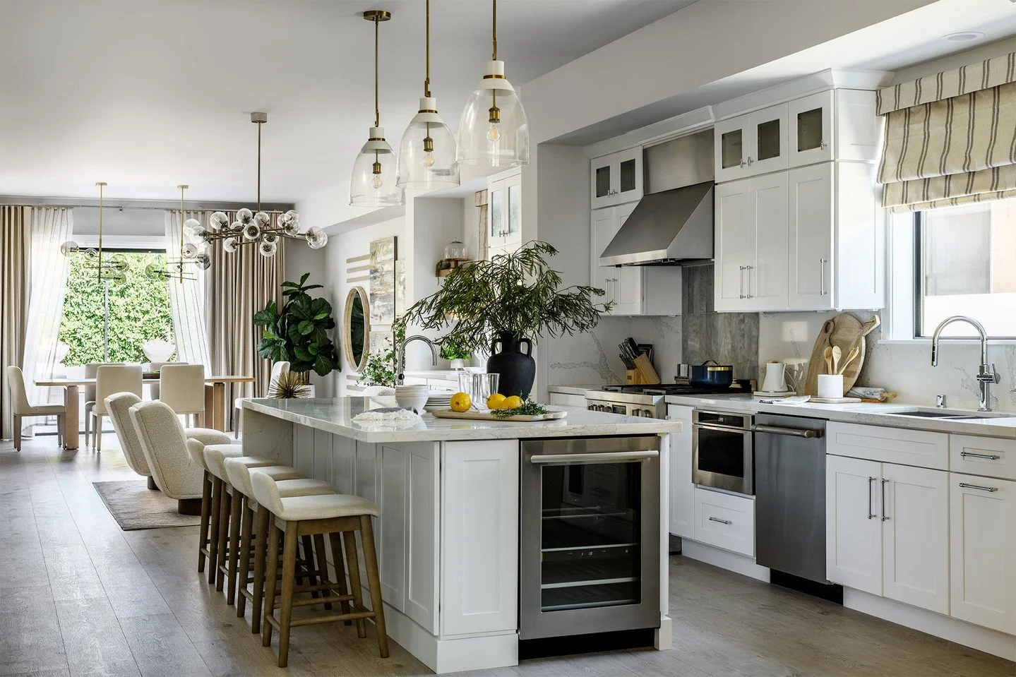 Cooking? Optional. Showing off this kitchen? Mandatory.⁠
.⁠
.⁠
.⁠
.⁠
#InteriorDesign #HomeDecor #InteriorInspo #HomeInspiration #DesignLife #InteriorStyling #HomeStyle #ModernInteriors #InteriorArchitecture #BedroomDesign #LuxuryInteriors #InteriorDe