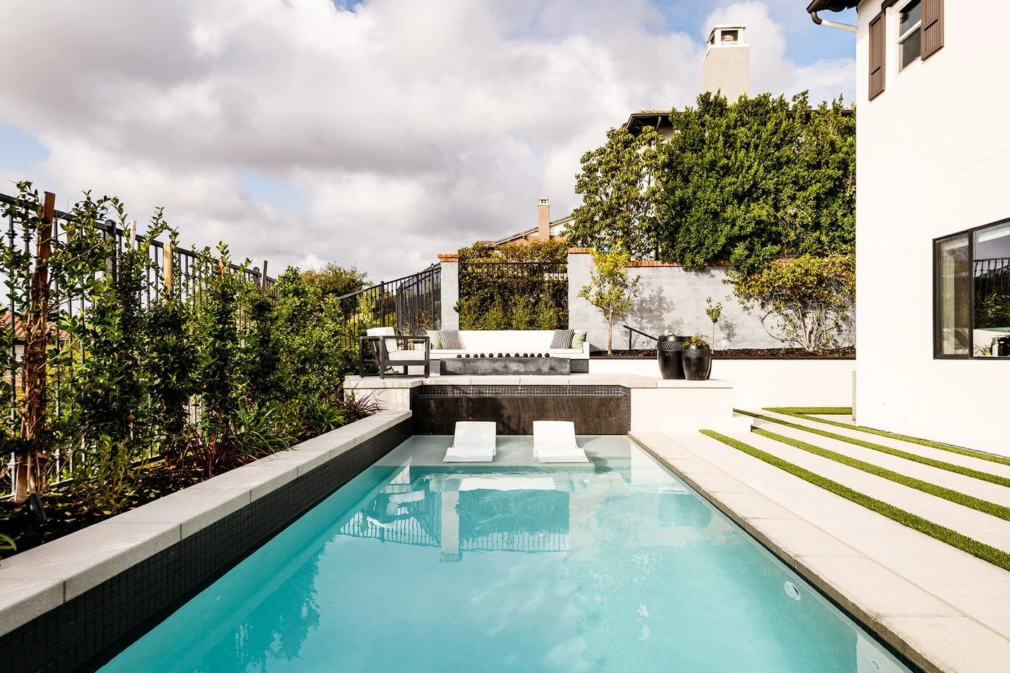 Sunshine, still water, and the kind of outdoor living that makes summer feel within reach.⁠
.⁠
.⁠
.⁠
.⁠
#InteriorDesign #HomeDecor #InteriorInspo #HomeInspiration #DesignLife #InteriorStyling #HomeStyle #ModernInteriors #InteriorArchitecture #Bedroom