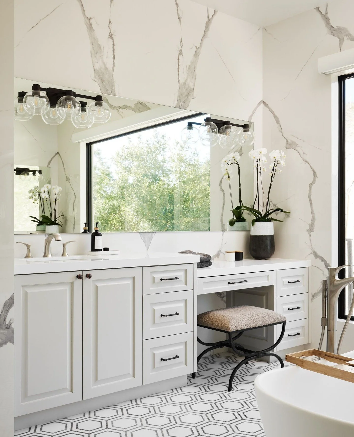 Proof that good lighting and a soaking tub can fix almost anything ✨⁠
.⁠
.⁠
.⁠
.⁠
#InteriorDesign #HomeDecor #InteriorInspo #HomeInspiration #DesignLife #InteriorStyling #HomeStyle #ModernInteriors #InteriorArchitecture #BedroomDesign #LuxuryInterior
