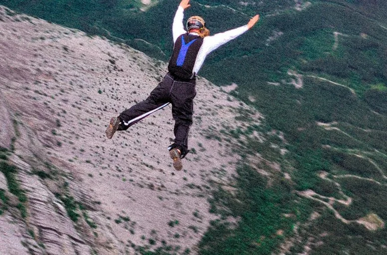 slider up base jumping_base jumping girl_monte brento_Alenka Mali photography_Squamish.jpg